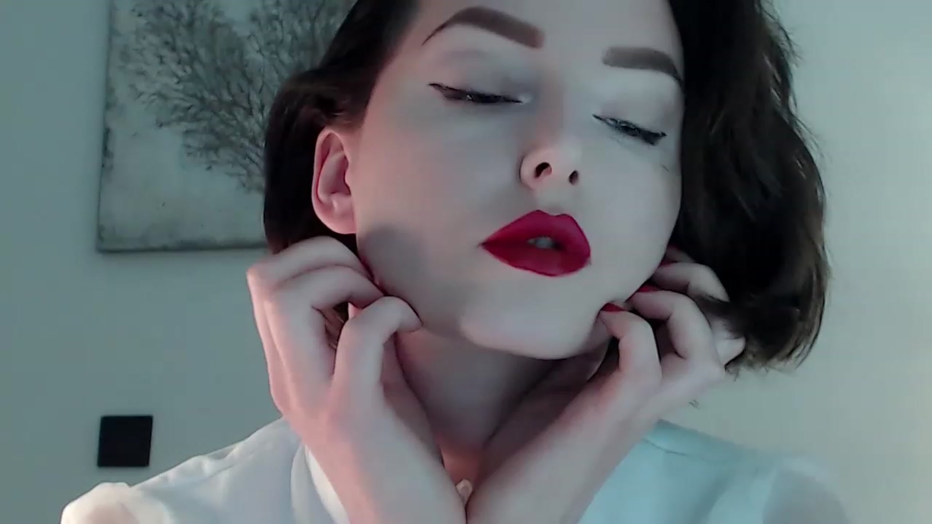 Gallery image thumbnail from Red_Lips_Girl's myfreecams stream on, 03/14/2023, 23:23 image 1 of 20