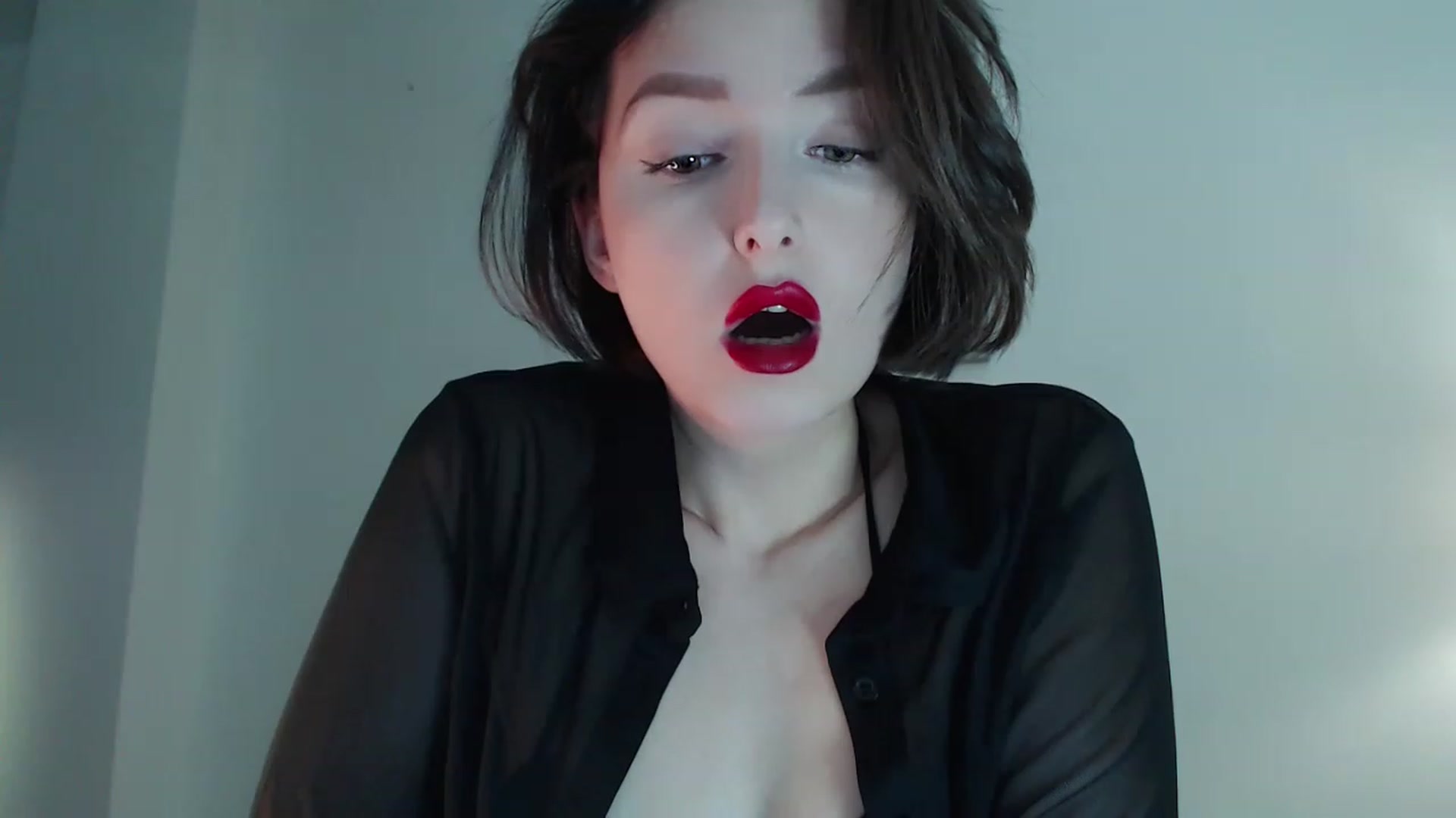 Gallery image thumbnail from Red_Lips_Girl's myfreecams stream on, 03/18/2023, 24:57 image 20 of 20