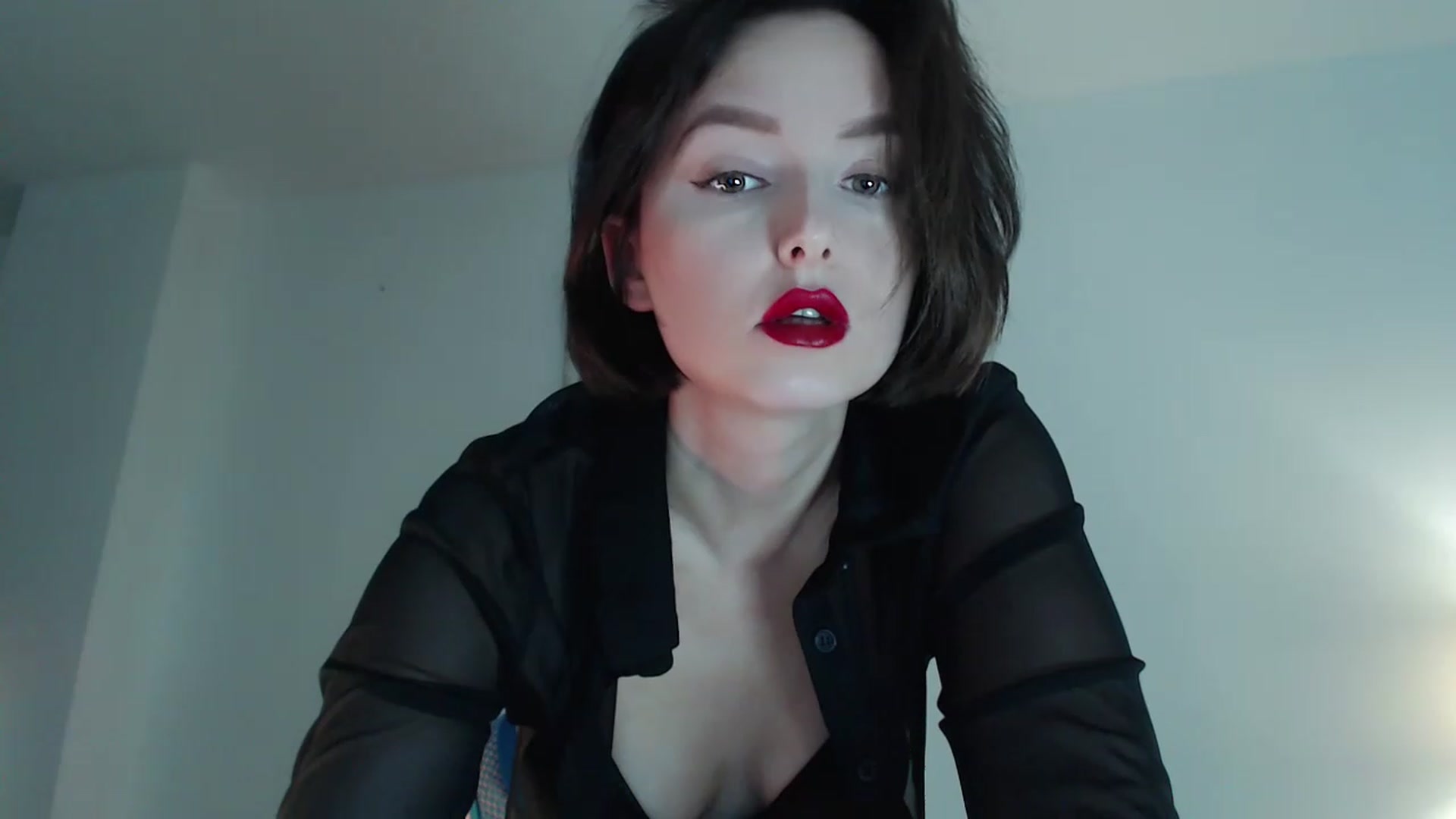 Gallery image thumbnail from Red_Lips_Girl's myfreecams stream on, 03/18/2023, 24:57 image 17 of 20