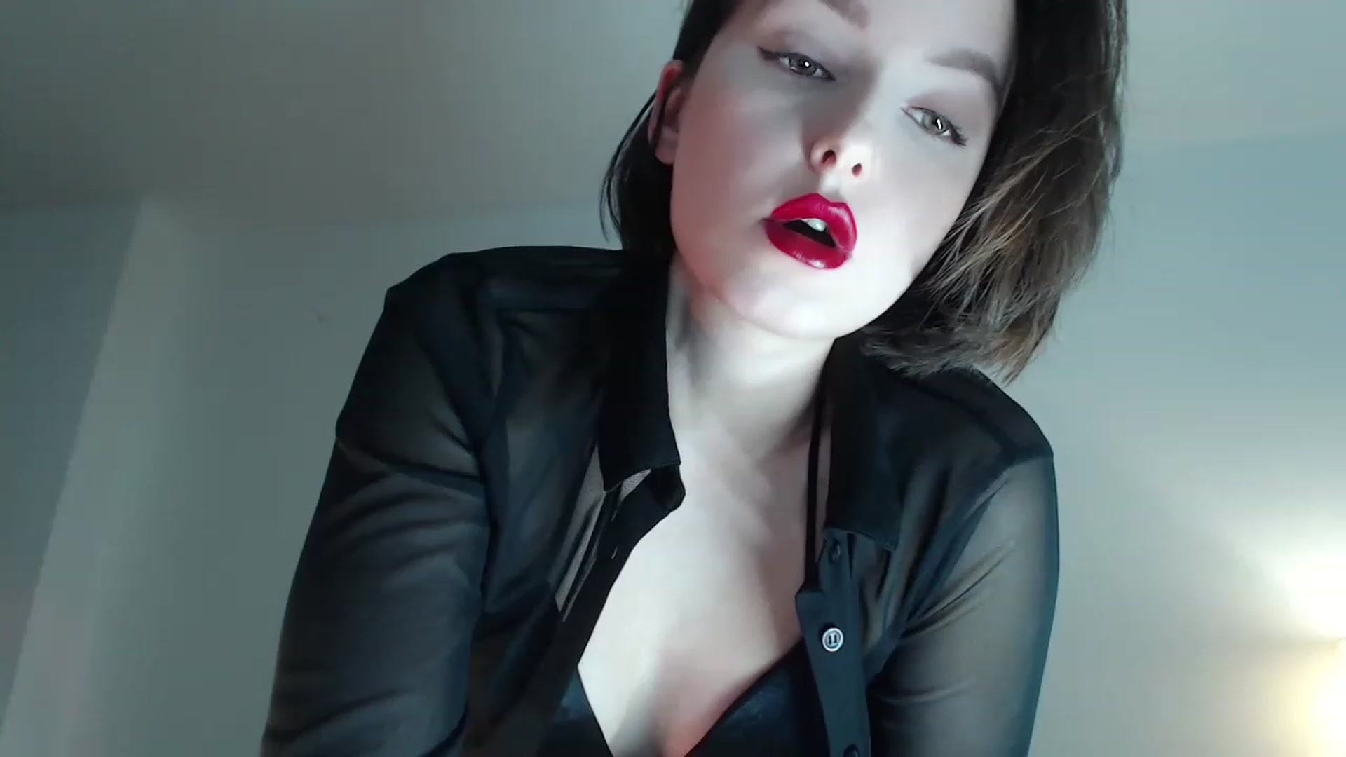 Gallery image thumbnail from Red_Lips_Girl's myfreecams stream on, 03/18/2023, 24:57 image 8 of 20