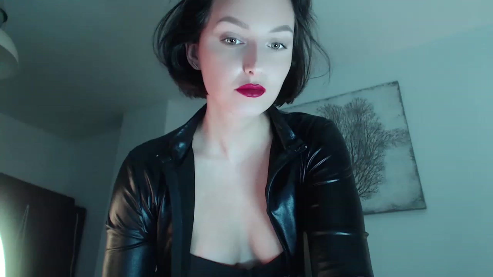 Gallery image thumbnail from Red_Lips_Girl's myfreecams stream on, 03/19/2023, 22:41 image 11 of 20