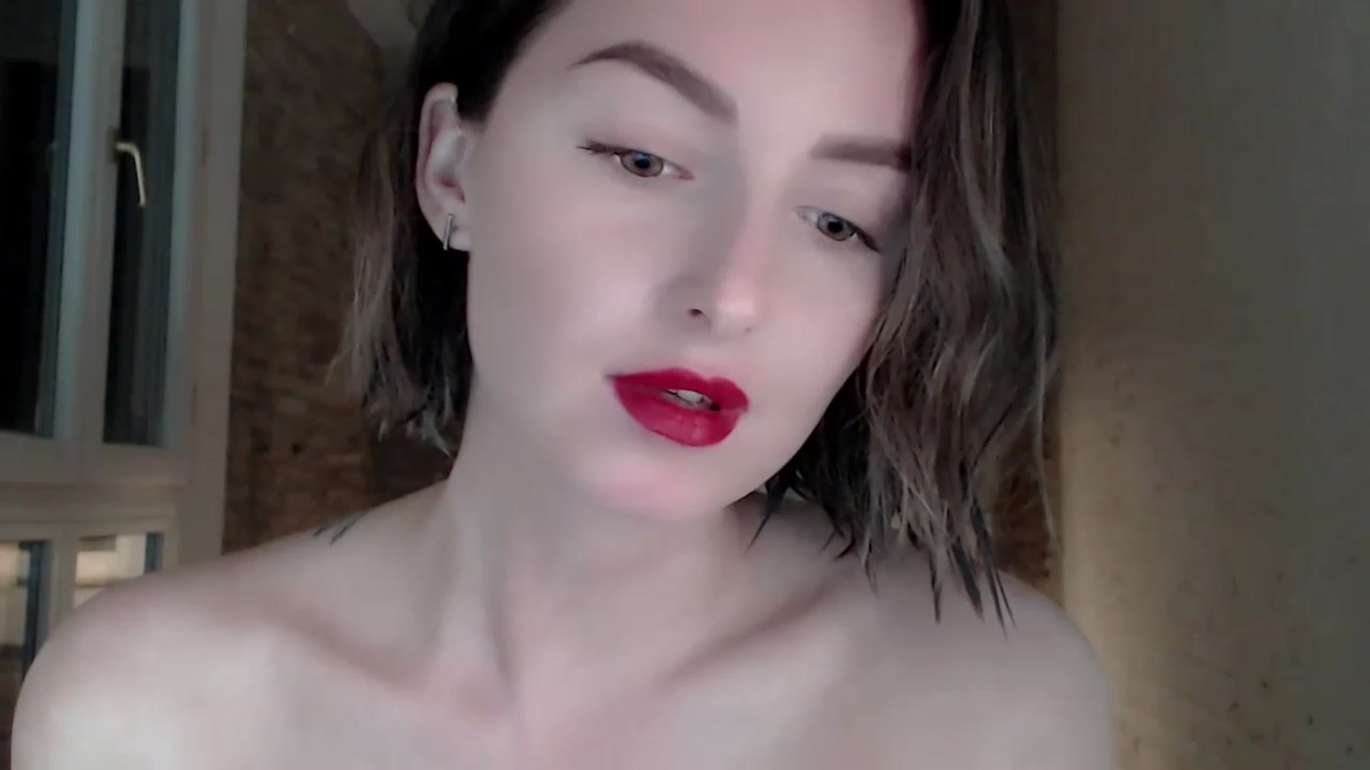 Gallery image thumbnail from Red_Lips_Girl's myfreecams stream on, 05/02/2023, 23:13 image 12 of 20