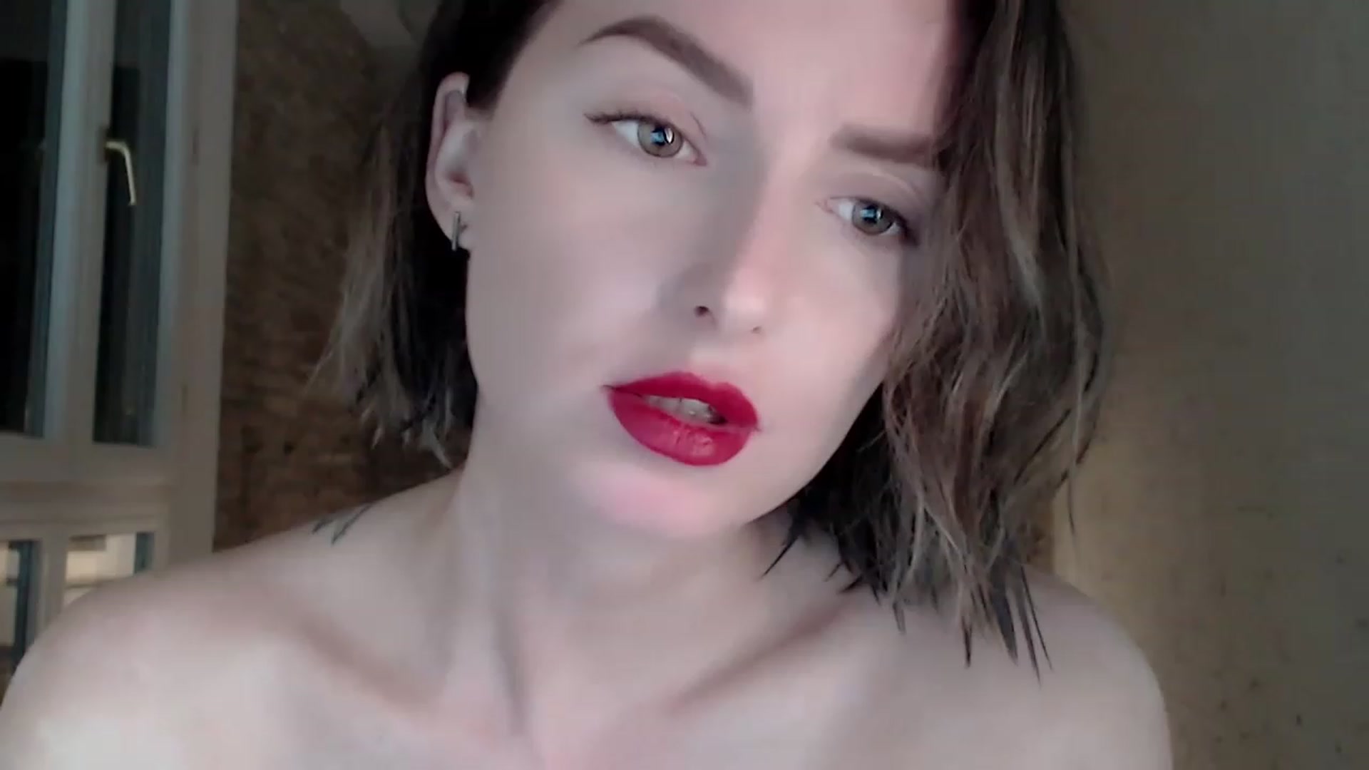 Gallery image thumbnail from Red_Lips_Girl's myfreecams stream on, 05/02/2023, 23:13 image 13 of 20