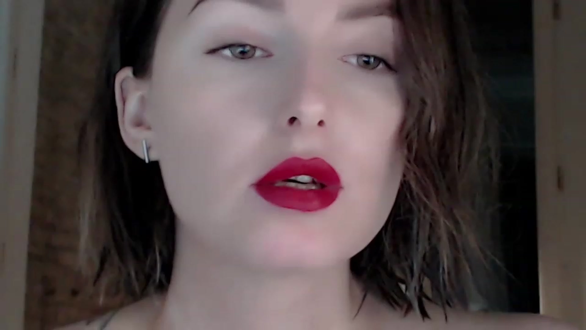 Gallery image thumbnail from Red_Lips_Girl's myfreecams stream on, 05/02/2023, 23:13 image 4 of 20