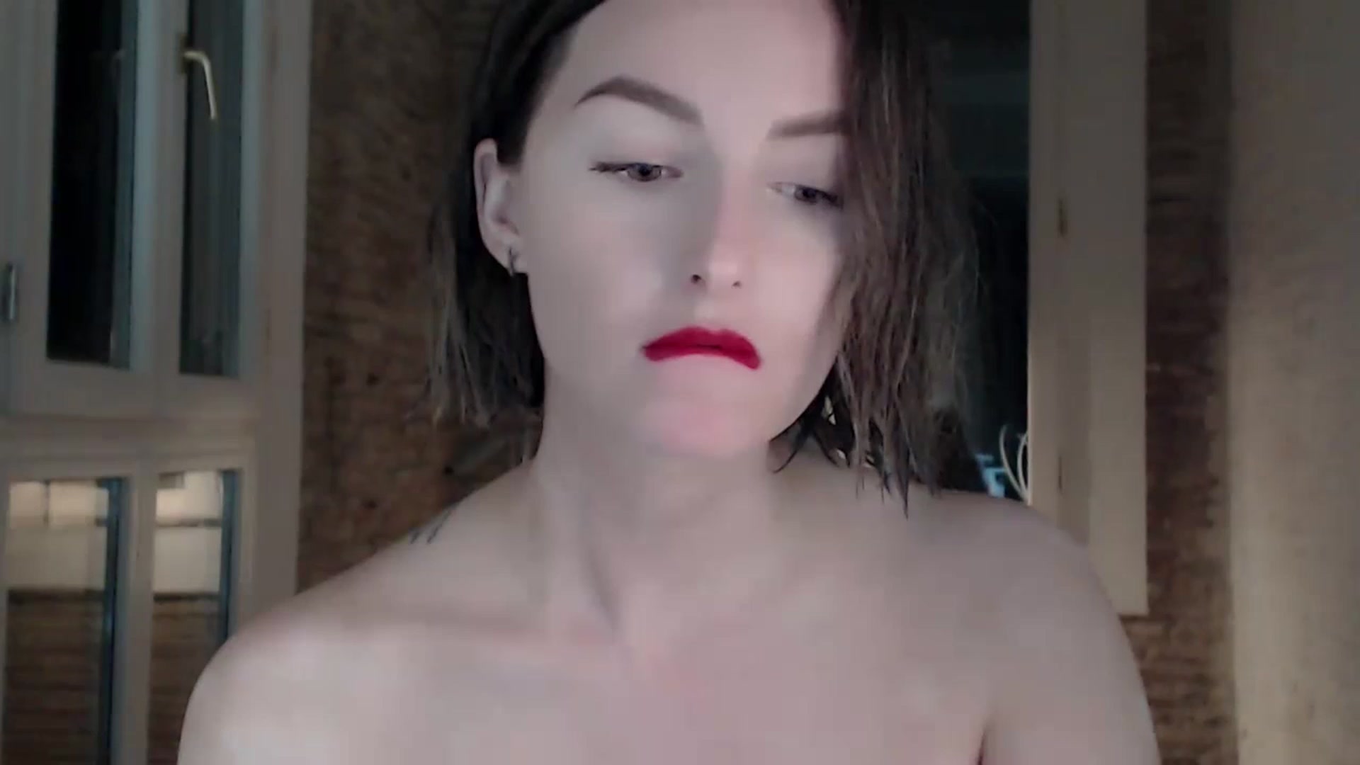 Gallery image thumbnail from Red_Lips_Girl's myfreecams stream on, 05/02/2023, 23:13 image 1 of 20