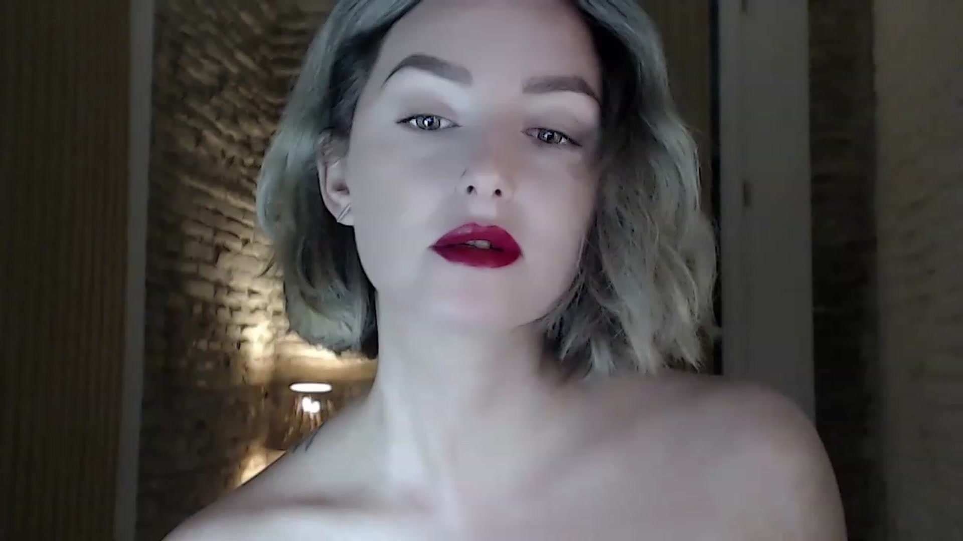 Gallery image thumbnail from Red_Lips_Girl's myfreecams stream on, 05/12/2023, 23:52 image 14 of 20
