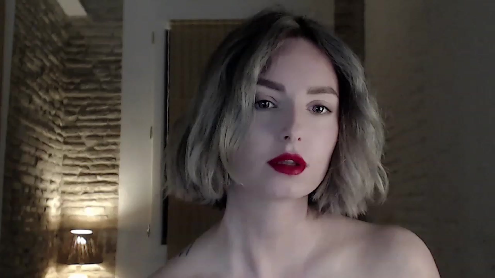 Gallery image thumbnail from Red_Lips_Girl's myfreecams stream on, 05/12/2023, 23:52 image 8 of 20