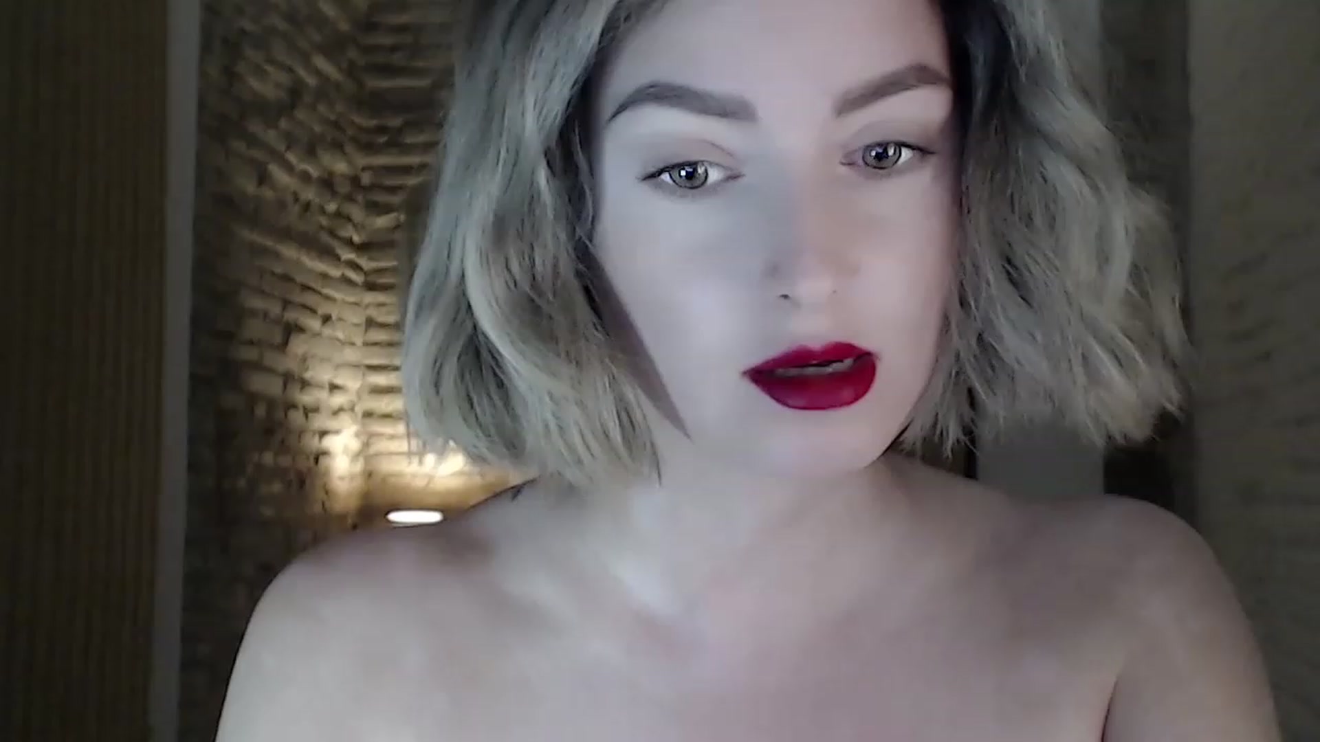 Gallery image thumbnail from Red_Lips_Girl's myfreecams stream on, 05/12/2023, 23:52 image 17 of 20