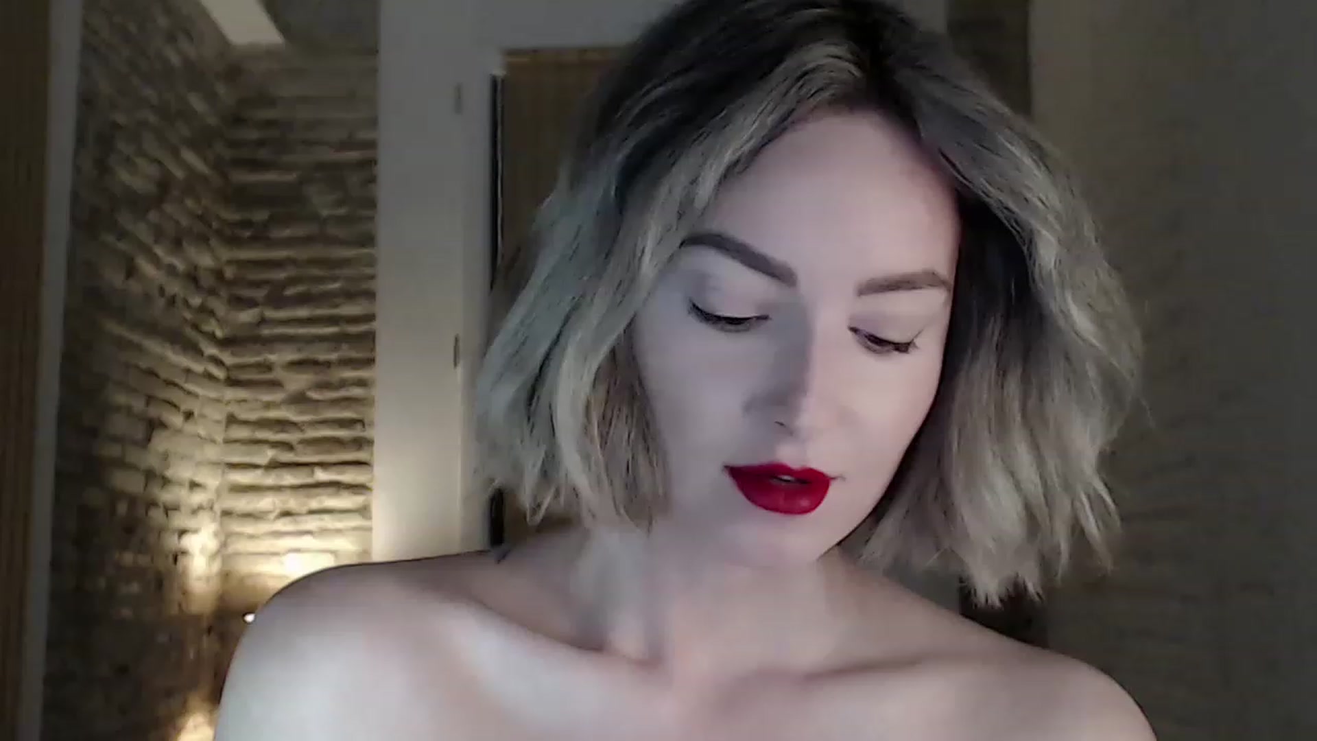 Gallery image thumbnail from Red_Lips_Girl's myfreecams stream on, 05/12/2023, 23:52 image 11 of 20