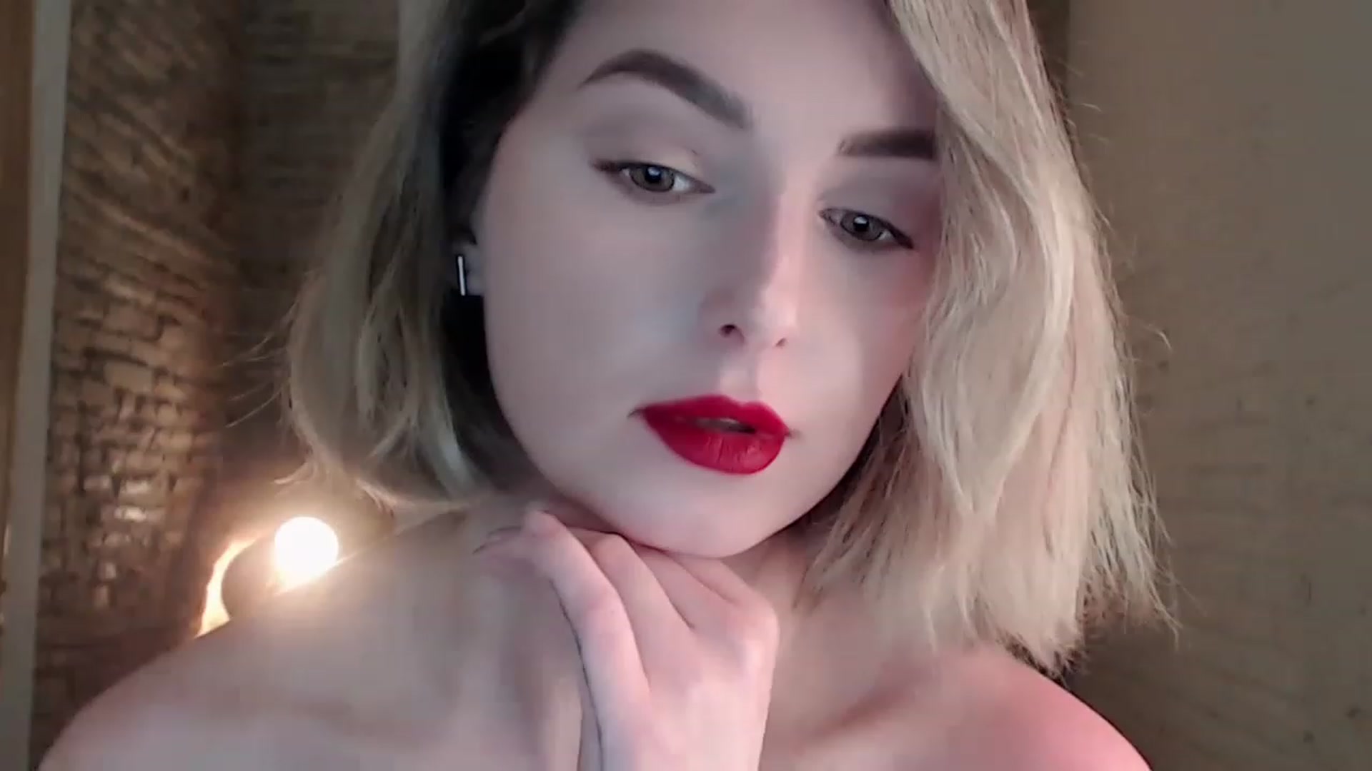 Gallery image thumbnail from Red_Lips_Girl's myfreecams stream on, 05/23/2023, 20:00 image 13 of 20