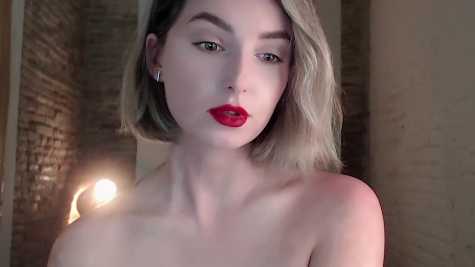 Gallery image thumbnail from Red_Lips_Girl's myfreecams stream on, 05/23/2023, 20:00 image 7 of 20