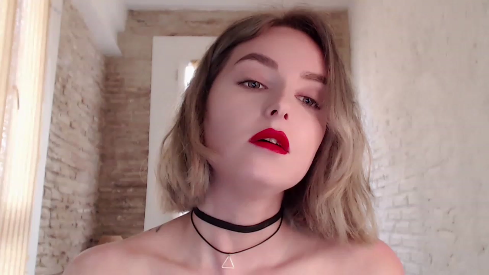 Gallery image thumbnail from Red_Lips_Girl's myfreecams stream on, 05/30/2023, 15:53 image 5 of 20