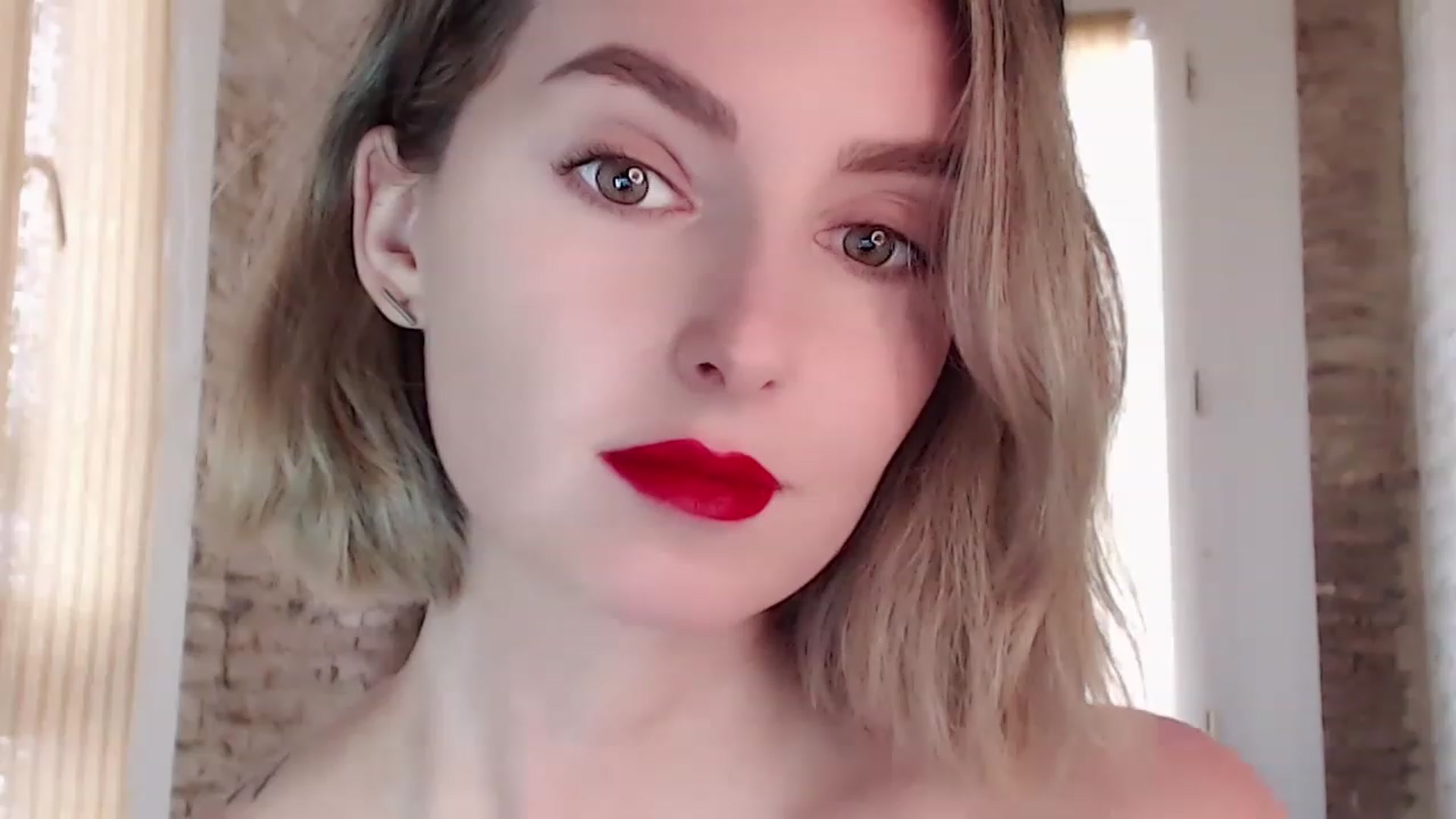Gallery image thumbnail from Red_Lips_Girl's myfreecams stream on, 05/30/2023, 18:32 image 1 of 20