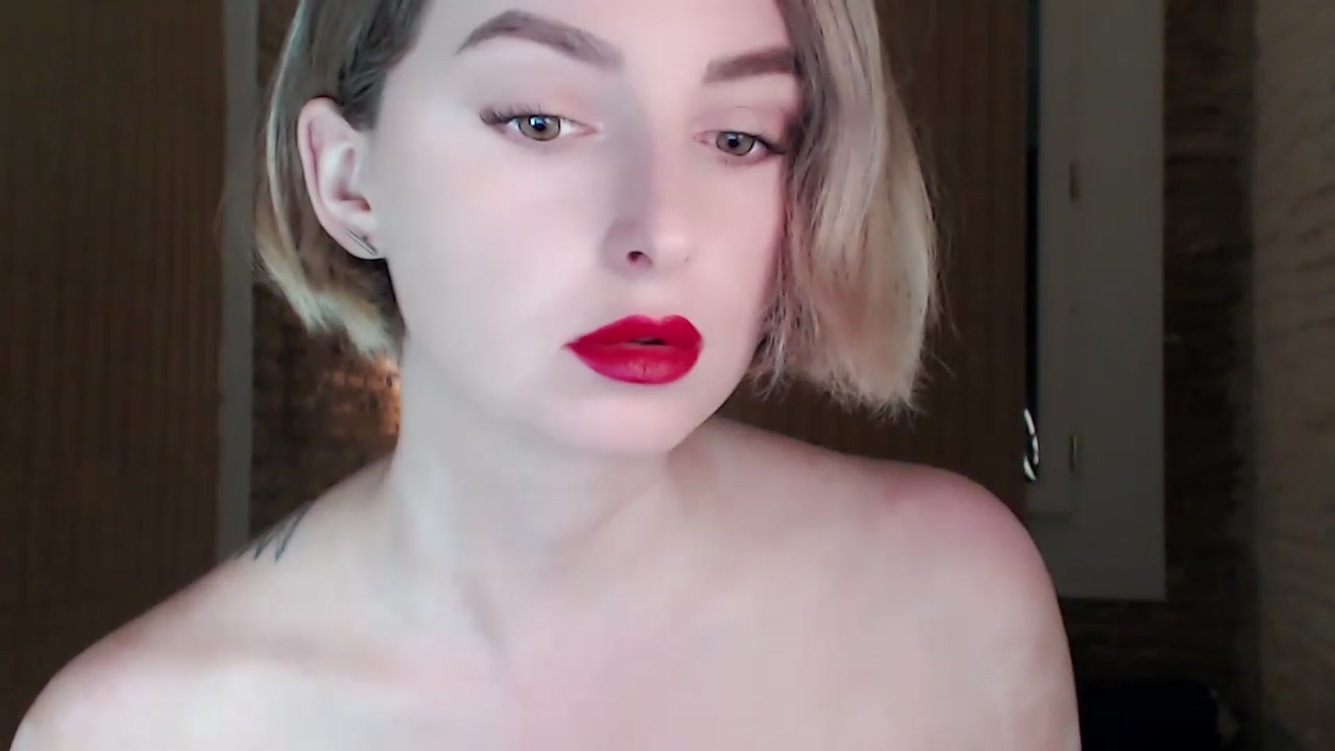 Gallery image thumbnail from Red_Lips_Girl's myfreecams stream on, 06/07/2023, 23:16 image 5 of 20
