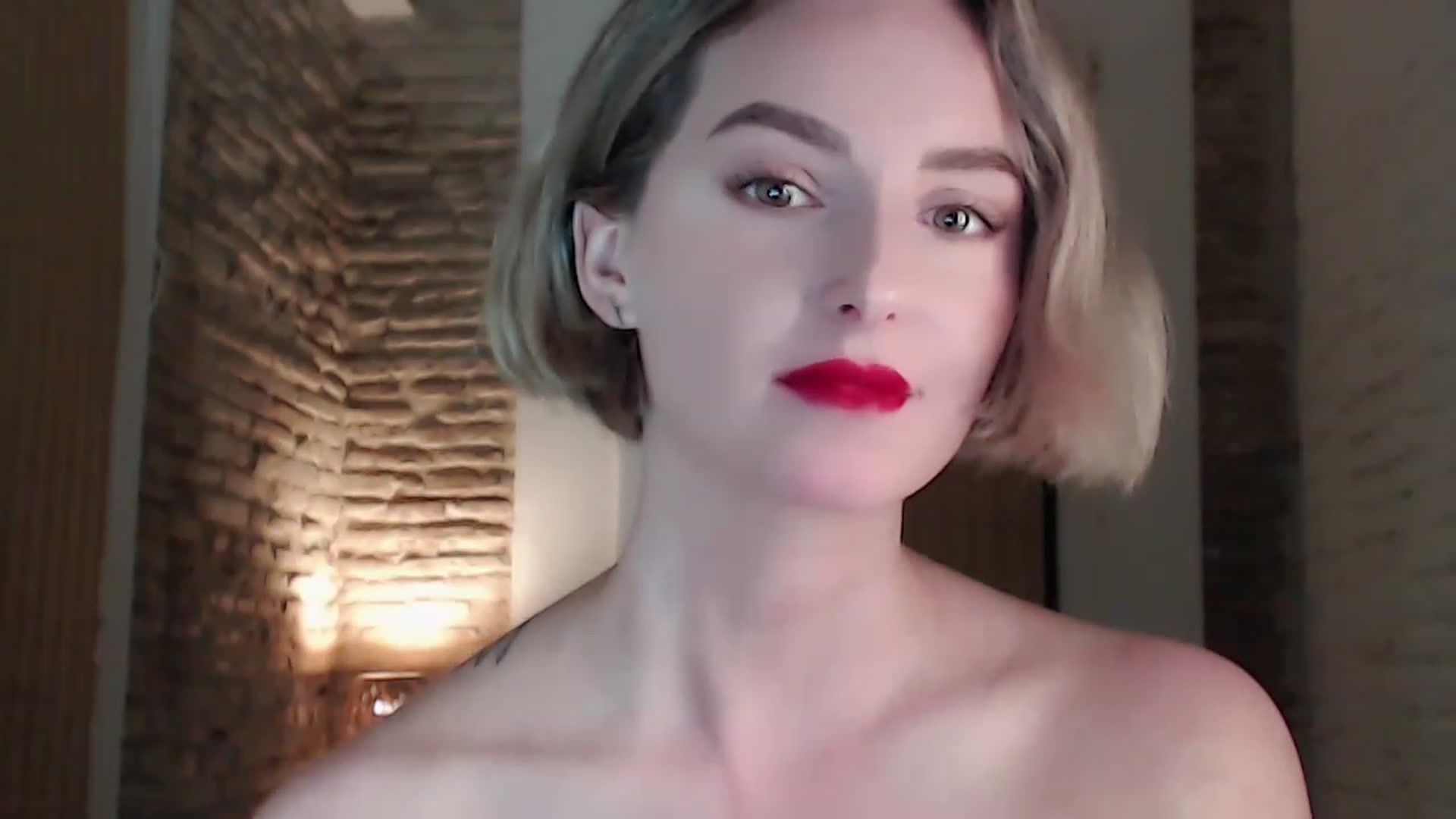 Gallery image thumbnail from Red_Lips_Girl's myfreecams stream on, 06/07/2023, 23:16 image 15 of 20