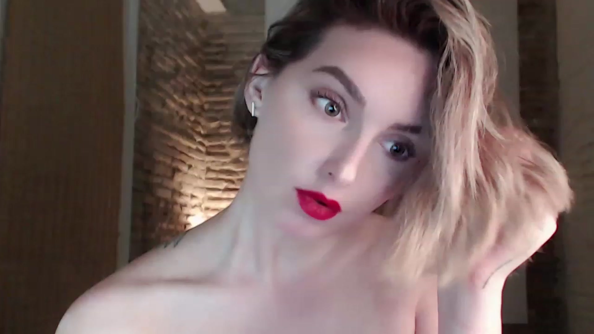Gallery image thumbnail from Red_Lips_Girl's myfreecams stream on, 06/07/2023, 23:37 image 11 of 20