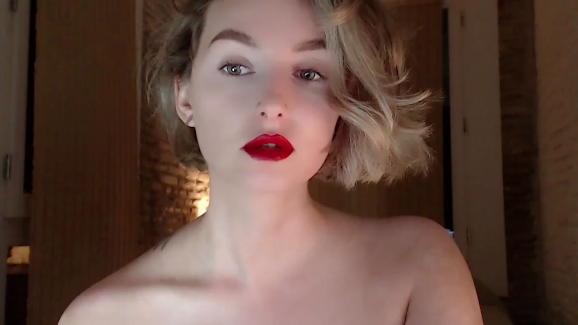 Gallery image thumbnail from Red_Lips_Girl's myfreecams stream on, 06/16/2023, 24:03 image 11 of 20
