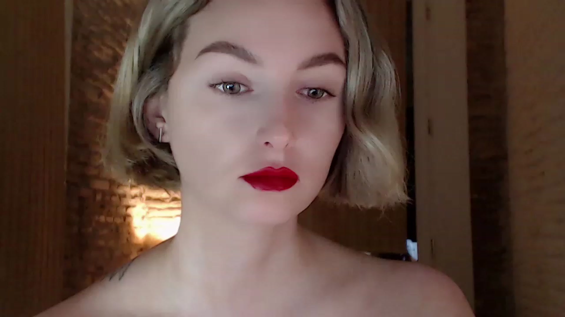 Gallery image thumbnail from Red_Lips_Girl's myfreecams stream on, 06/16/2023, 24:03 image 3 of 20