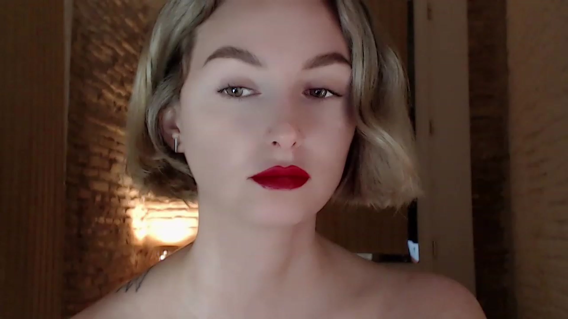 Gallery image thumbnail from Red_Lips_Girl's myfreecams stream on, 06/16/2023, 24:03 image 4 of 20