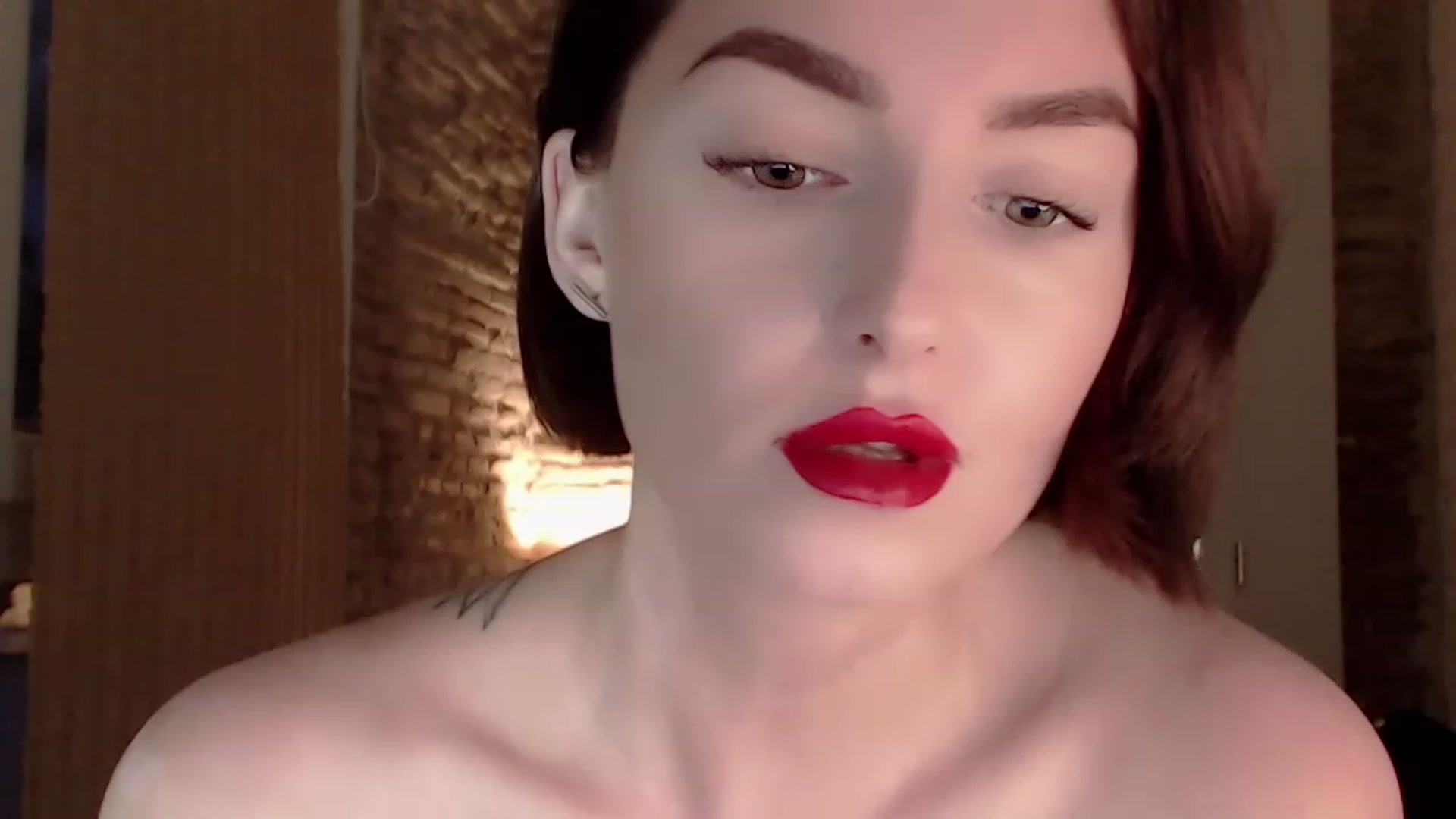 Gallery image thumbnail from Red_Lips_Girl's myfreecams stream on, 06/22/2023, 20:05 image 15 of 20