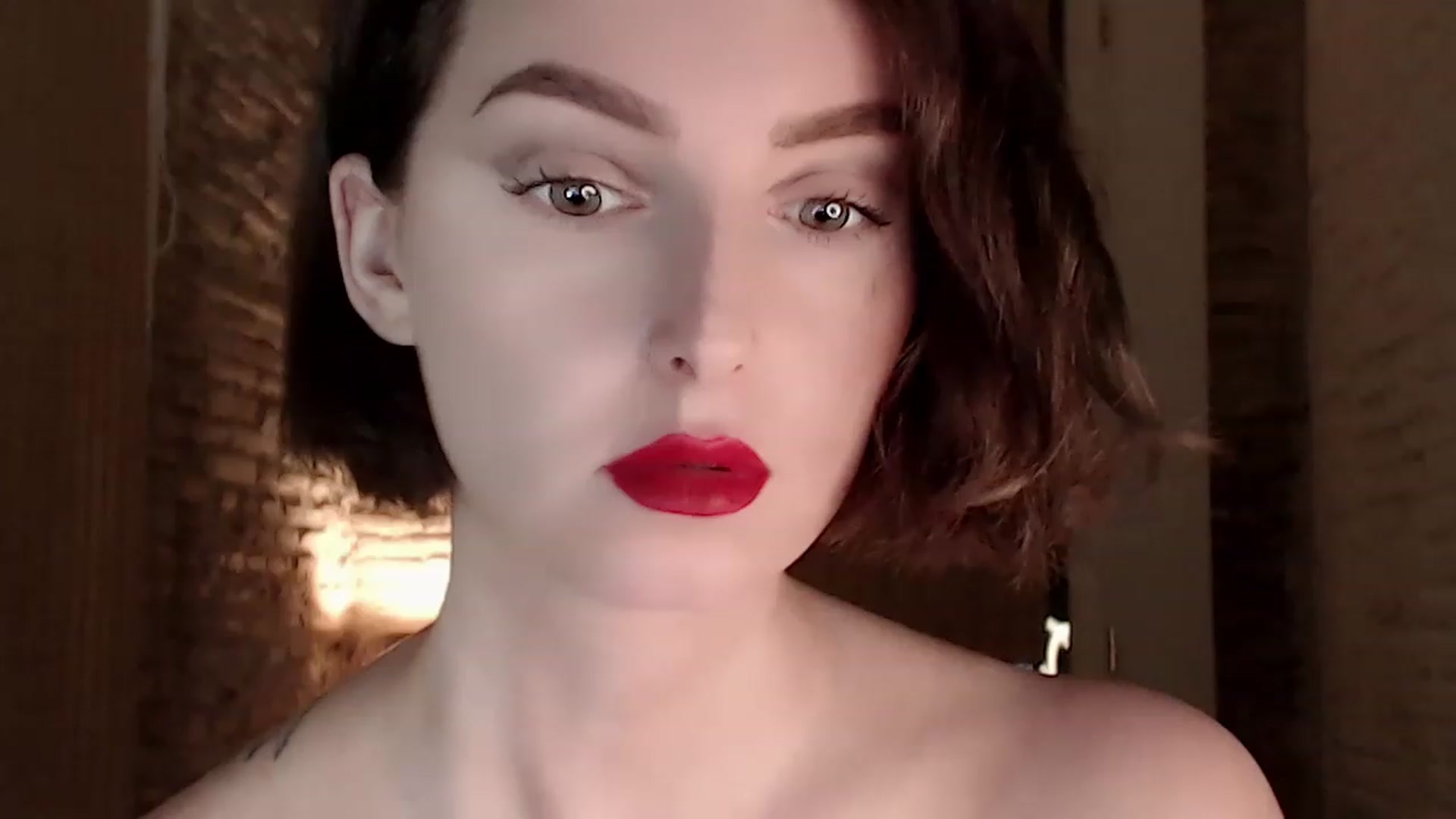 Gallery image thumbnail from Red_Lips_Girl's myfreecams stream on, 06/26/2023, 21:35 image 7 of 20