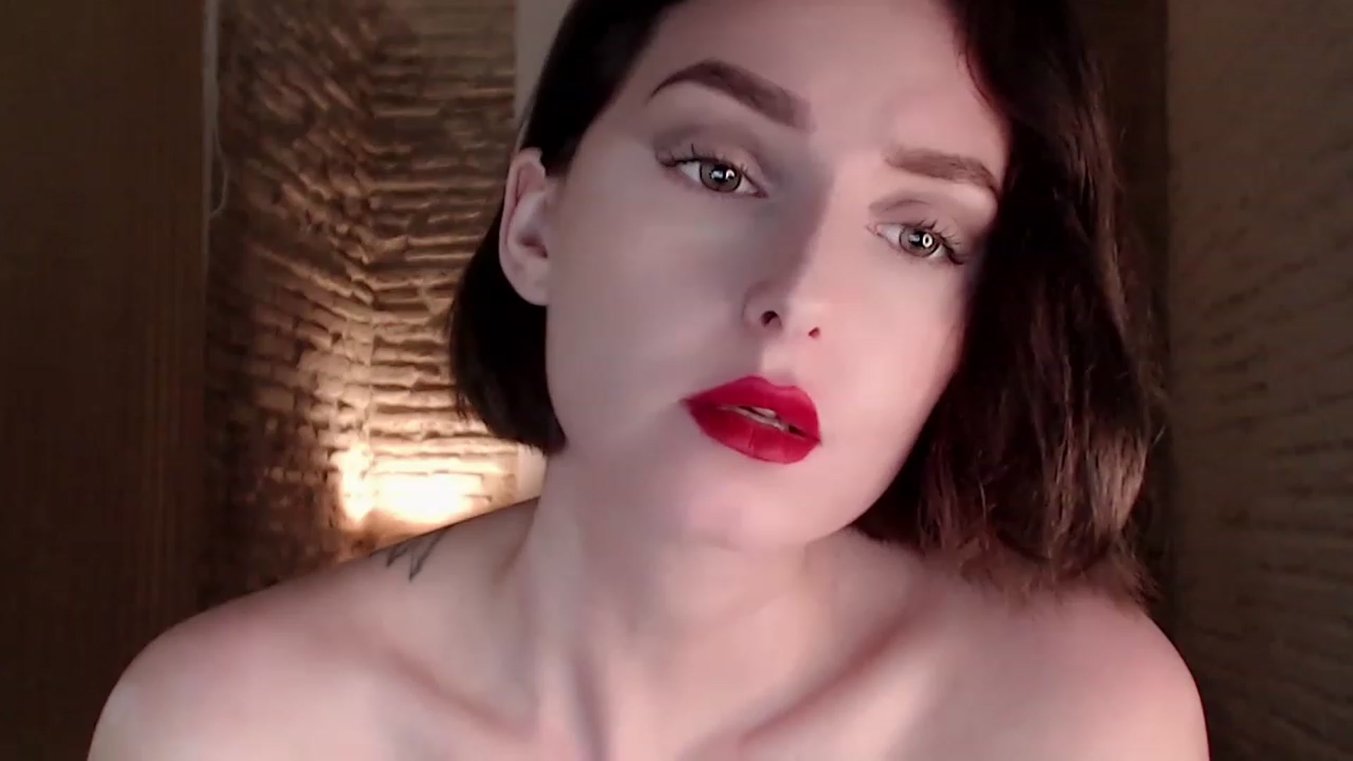 Gallery image thumbnail from Red_Lips_Girl's myfreecams stream on, 06/26/2023, 23:23 image 13 of 20