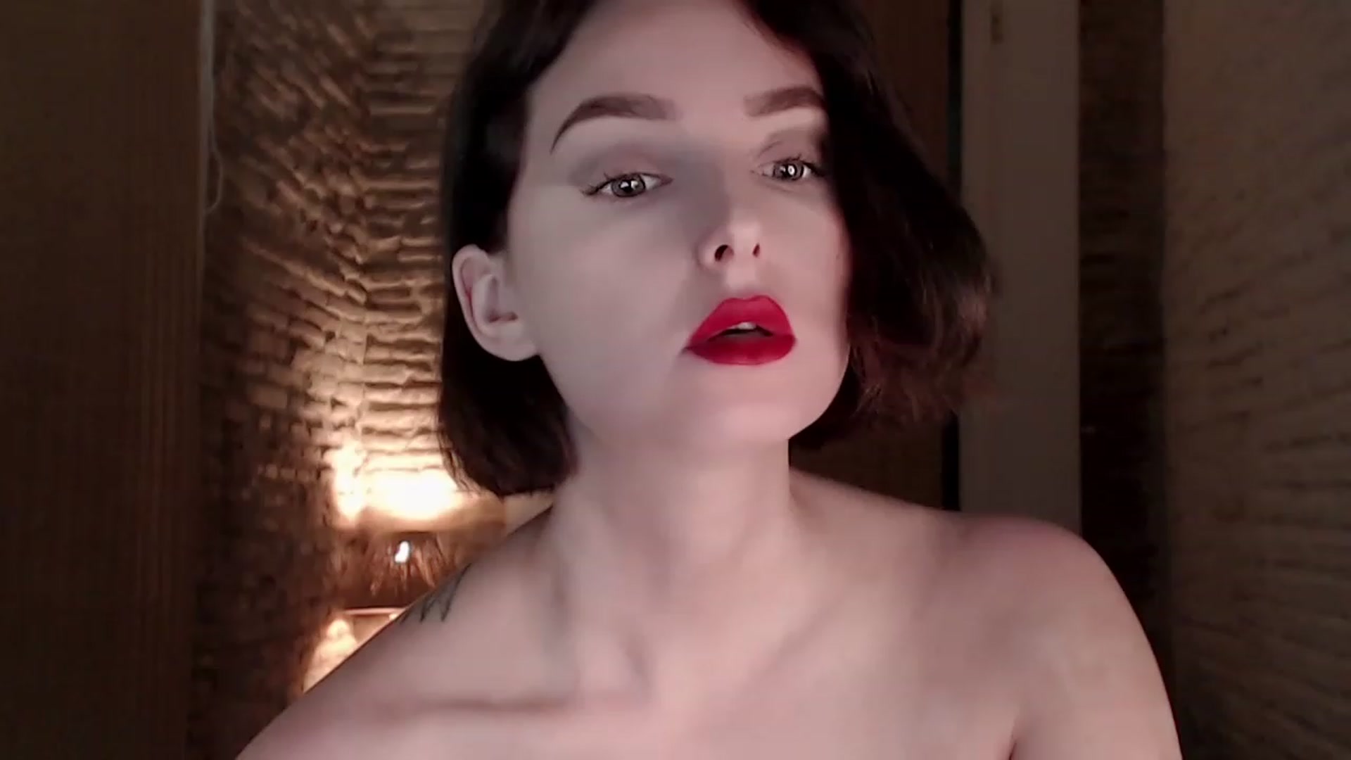 Gallery image thumbnail from Red_Lips_Girl's myfreecams stream on, 06/26/2023, 23:23 image 16 of 20