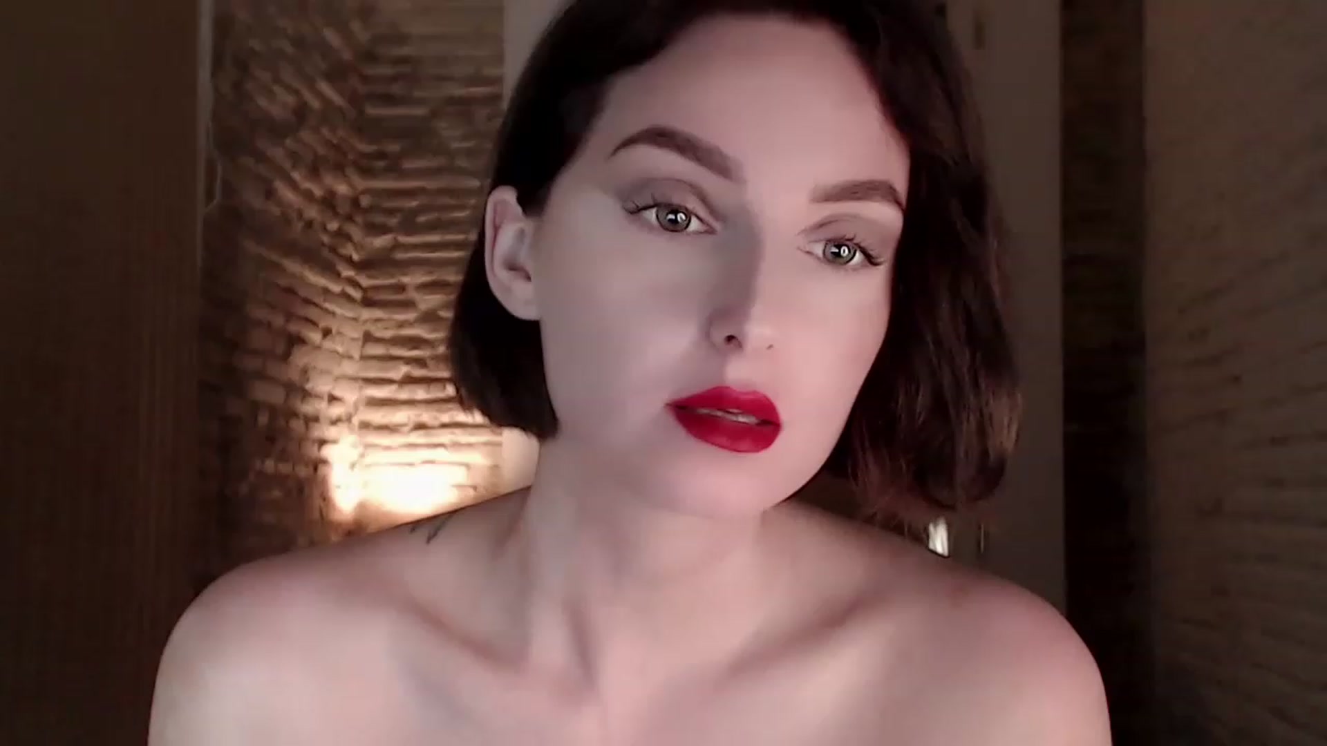 Gallery image thumbnail from Red_Lips_Girl's myfreecams stream on, 06/26/2023, 23:23 image 7 of 20