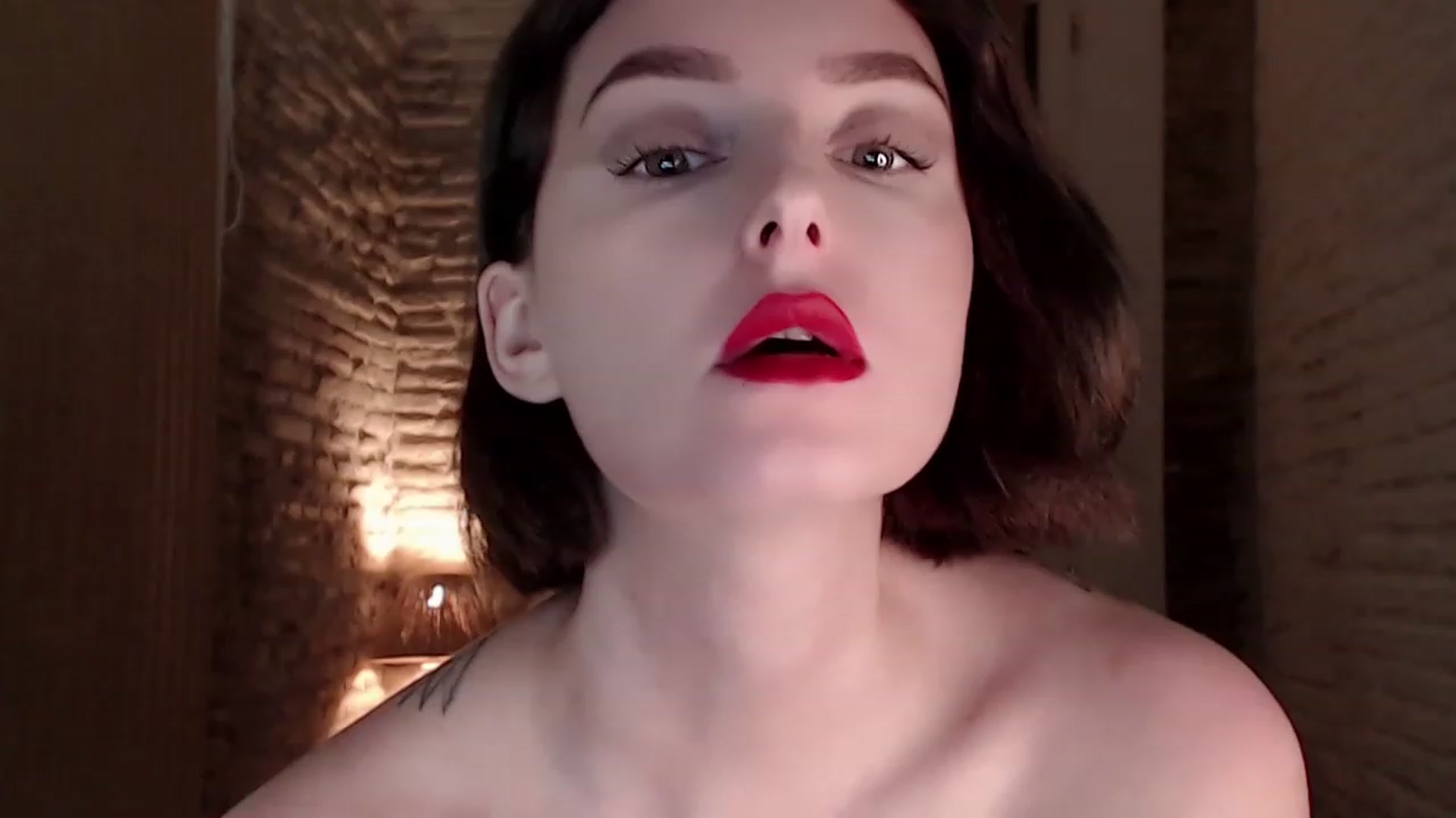 Gallery image thumbnail from Red_Lips_Girl's myfreecams stream on, 06/26/2023, 23:23 image 17 of 20