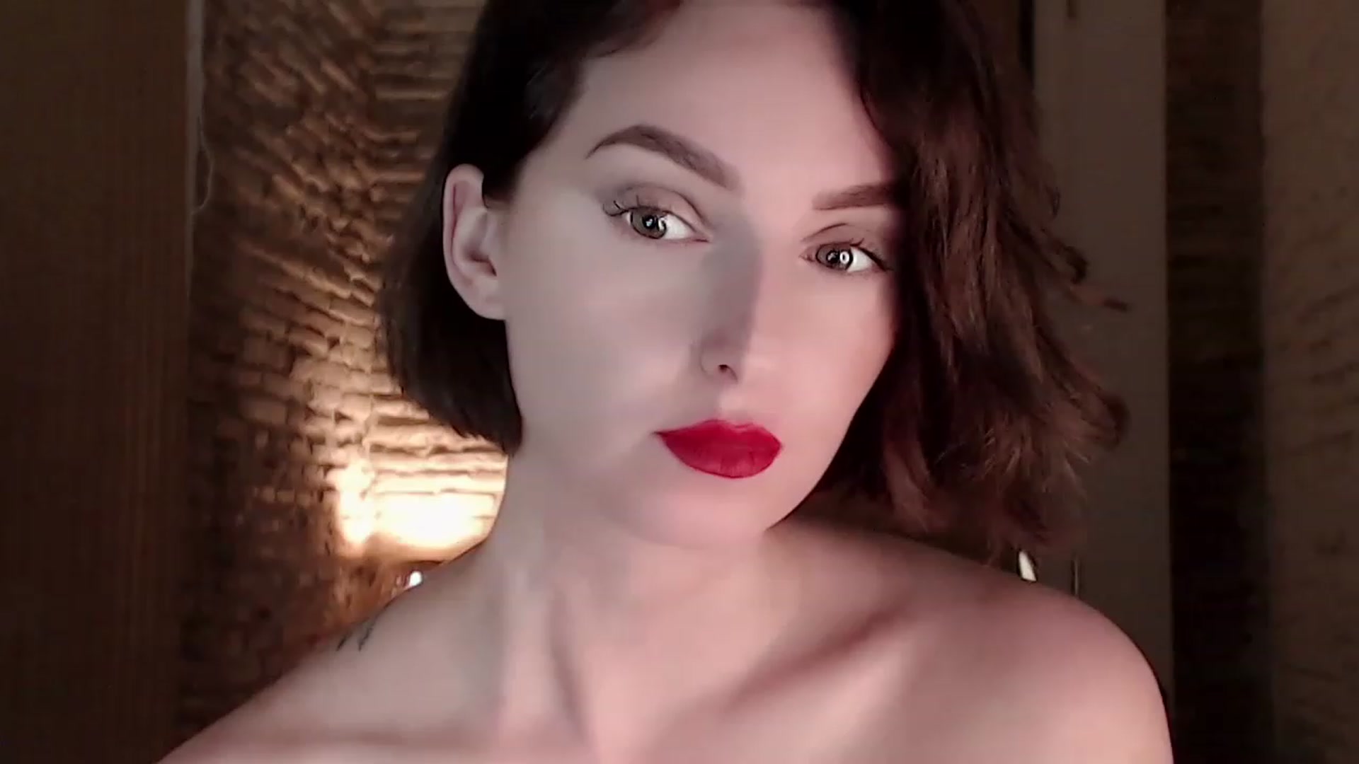 Gallery image thumbnail from Red_Lips_Girl's myfreecams stream on, 06/27/2023, 24:06 image 1 of 20