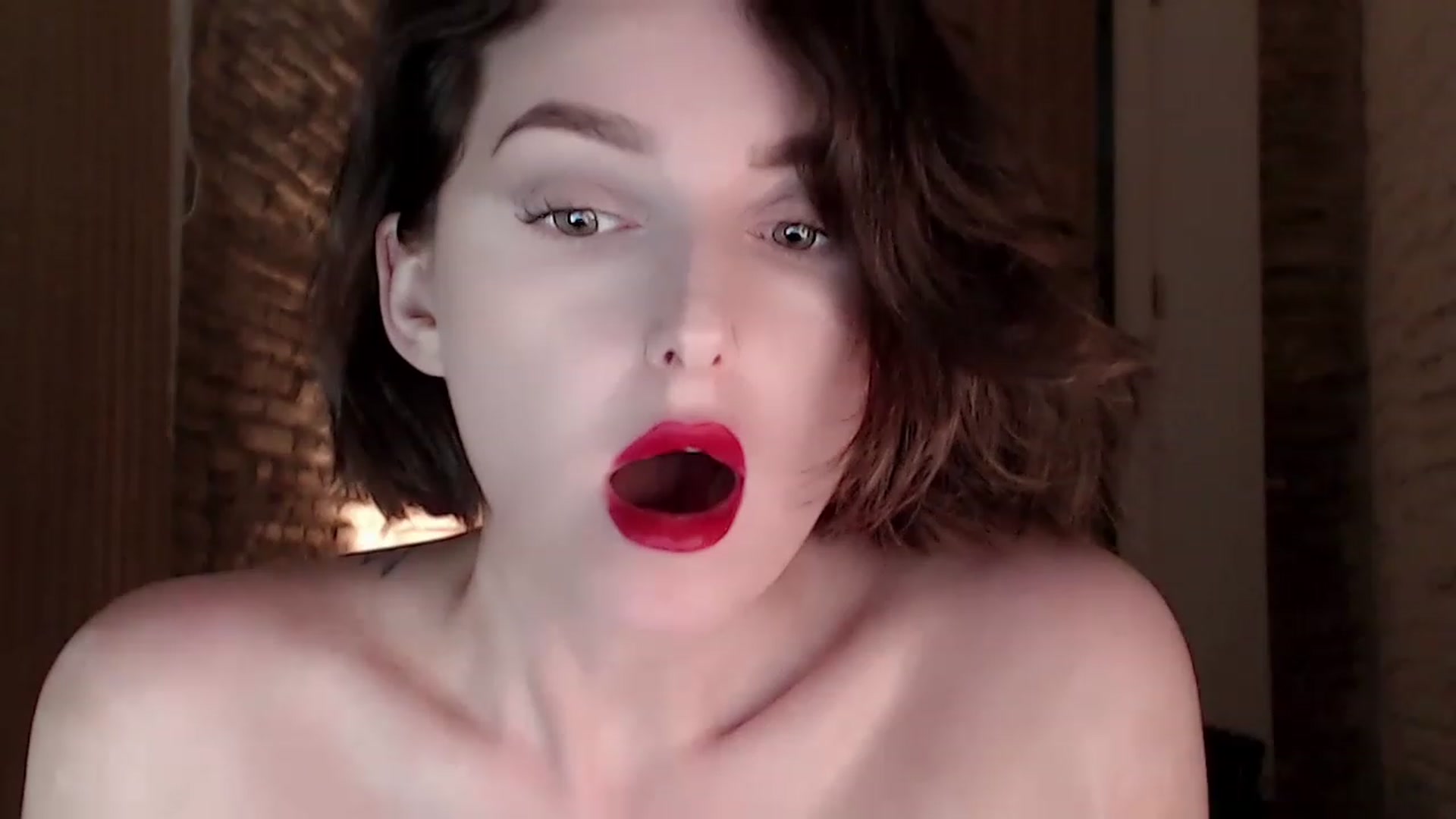 Gallery image thumbnail from Red_Lips_Girl's myfreecams stream on, 06/27/2023, 24:06 image 16 of 20