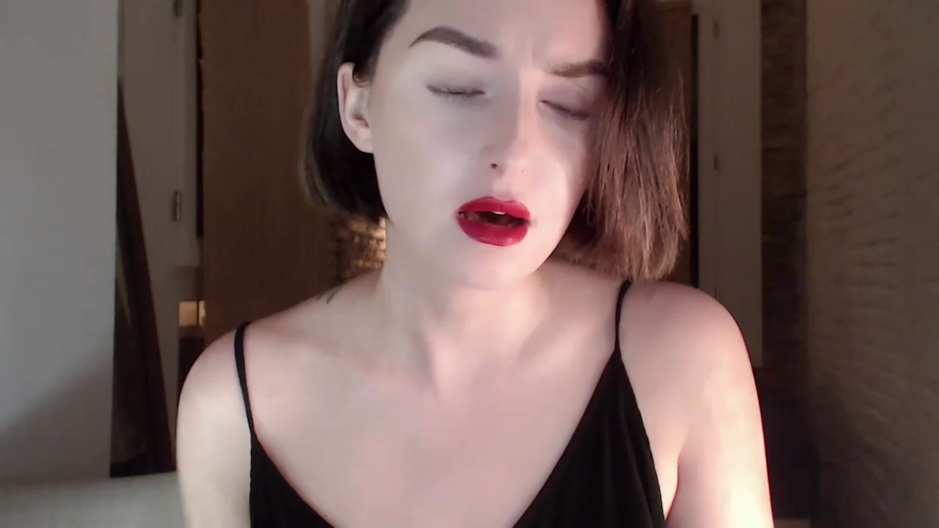 Gallery image thumbnail from Red_Lips_Girl's myfreecams stream on, 06/30/2023, 24:59 image 6 of 20