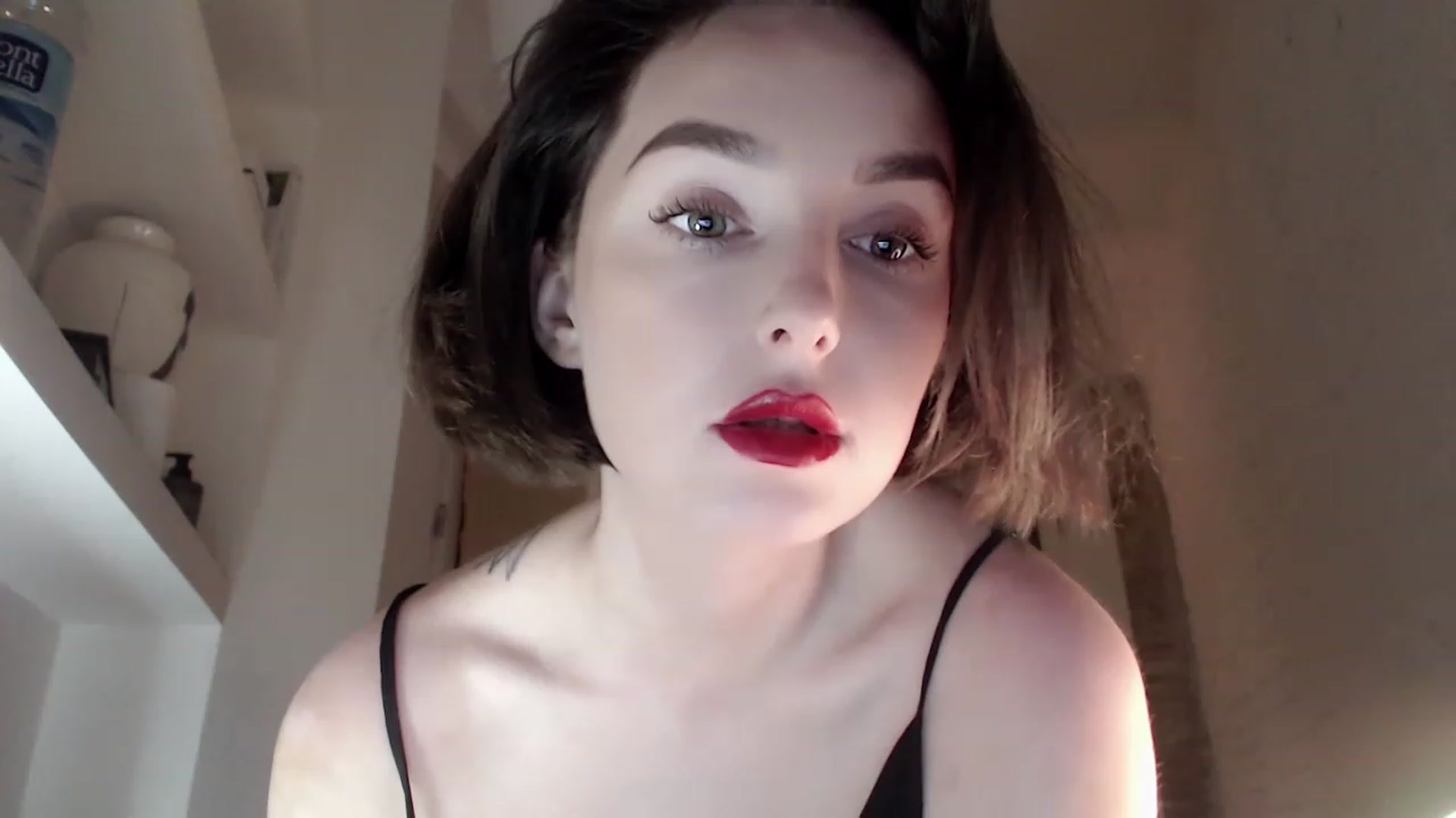 Gallery image thumbnail from Red_Lips_Girl's myfreecams stream on, 06/30/2023, 24:59 image 9 of 20