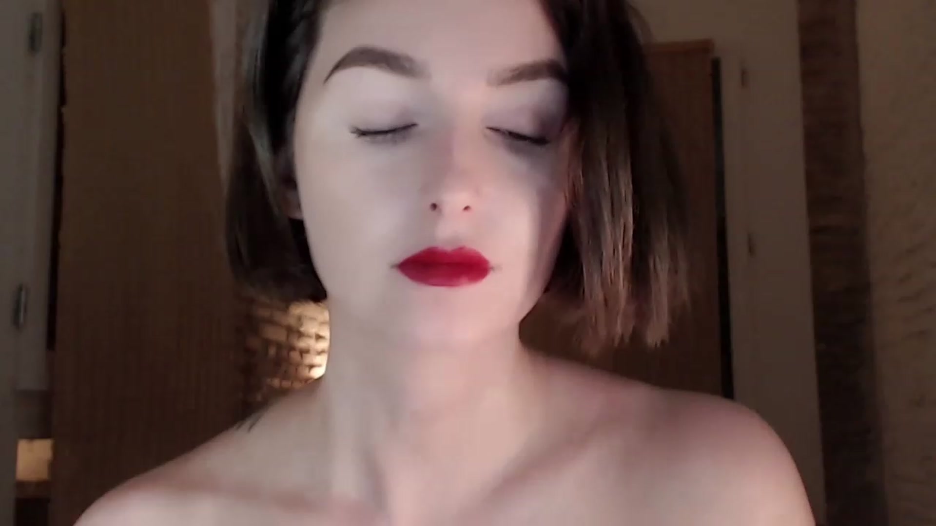 Gallery image thumbnail from Red_Lips_Girl's myfreecams stream on, 06/30/2023, 24:59 image 13 of 20