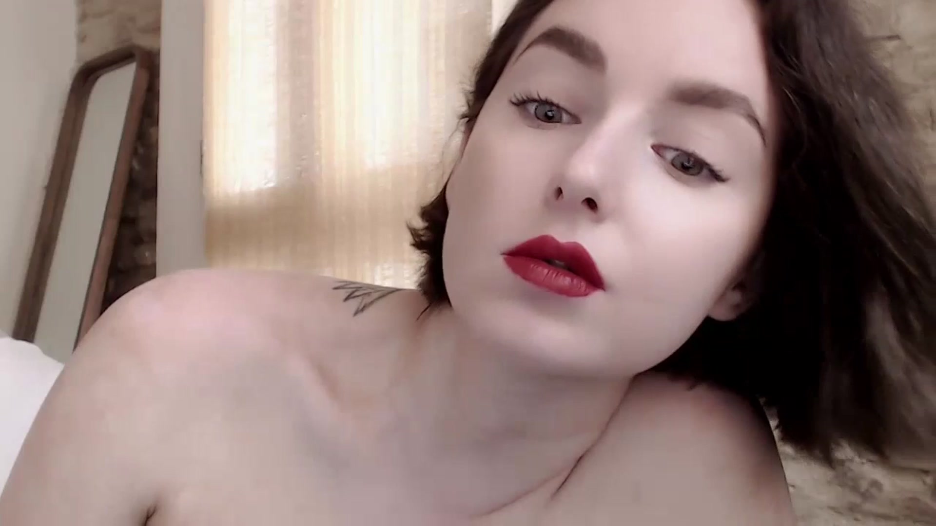 Gallery image thumbnail from Red_Lips_Girl's myfreecams stream on, 06/30/2023, 15:59 image 5 of 20