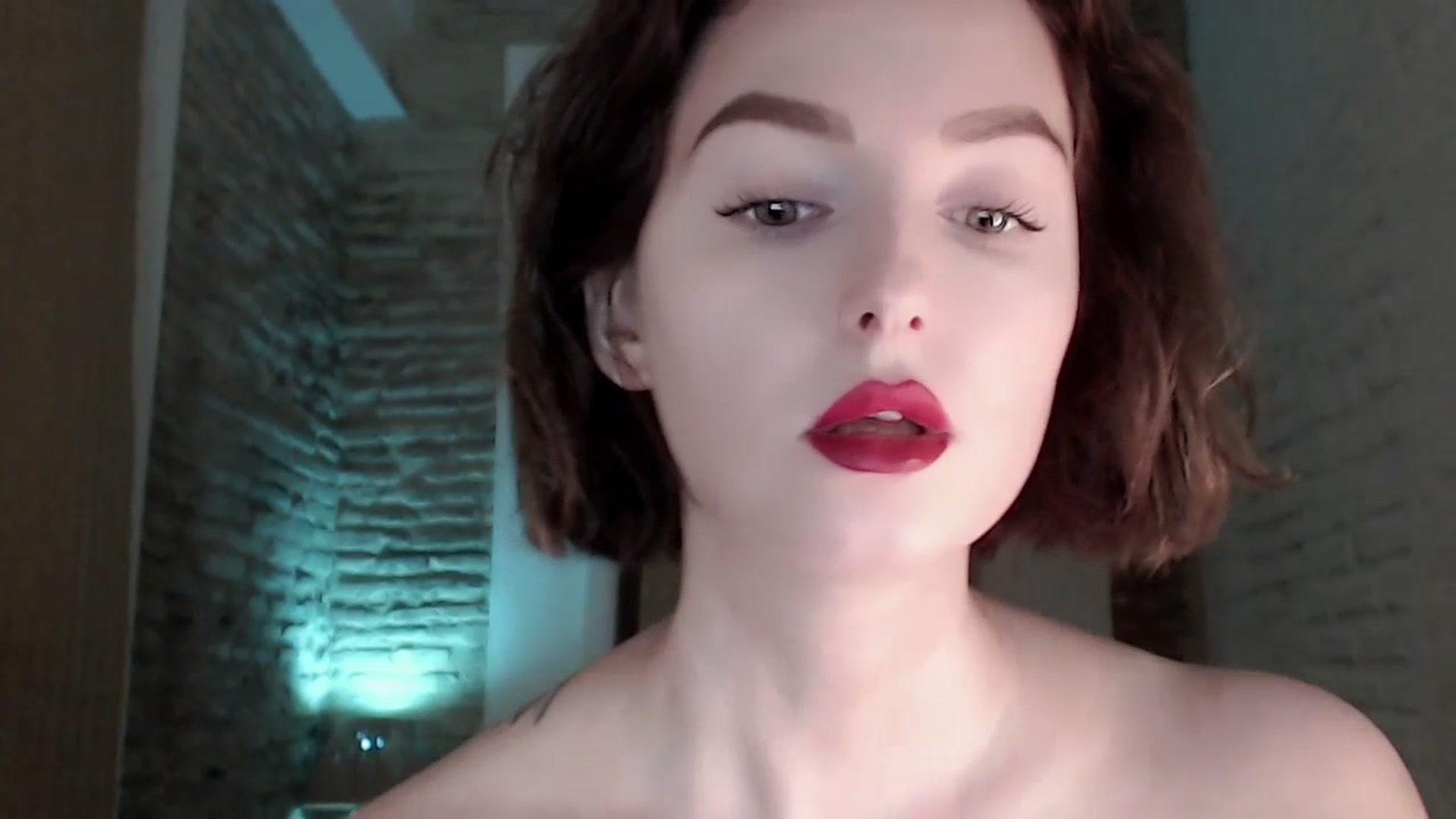 Gallery image thumbnail from Red_Lips_Girl's myfreecams stream on, 07/11/2023, 21:02 image 10 of 20