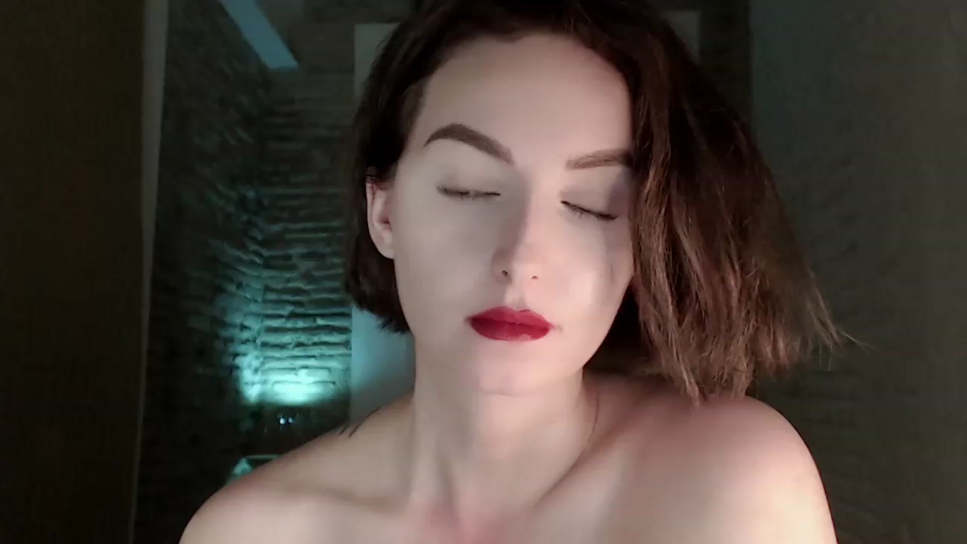 Gallery image thumbnail from Red_Lips_Girl's myfreecams stream on, 07/11/2023, 23:00 image 11 of 20