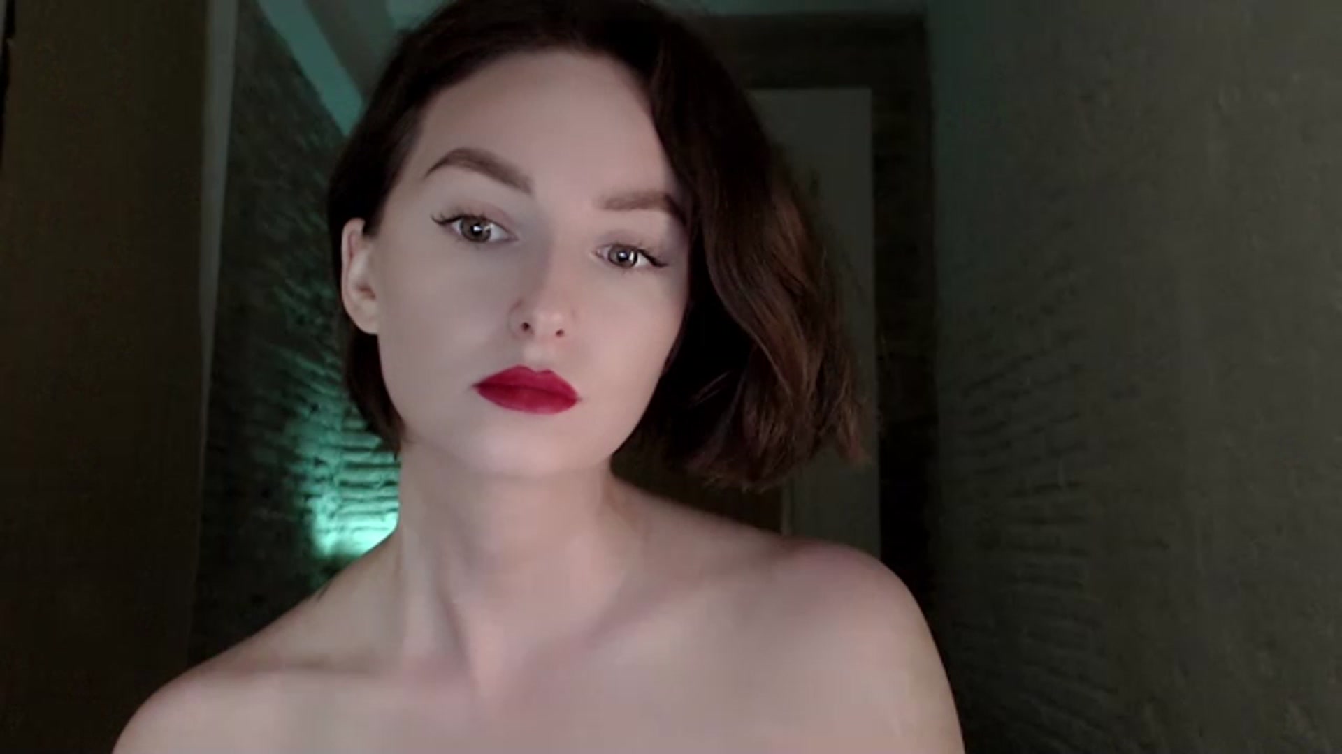 Gallery image thumbnail from Red_Lips_Girl's myfreecams stream on, 07/14/2023, 22:12 image 10 of 20
