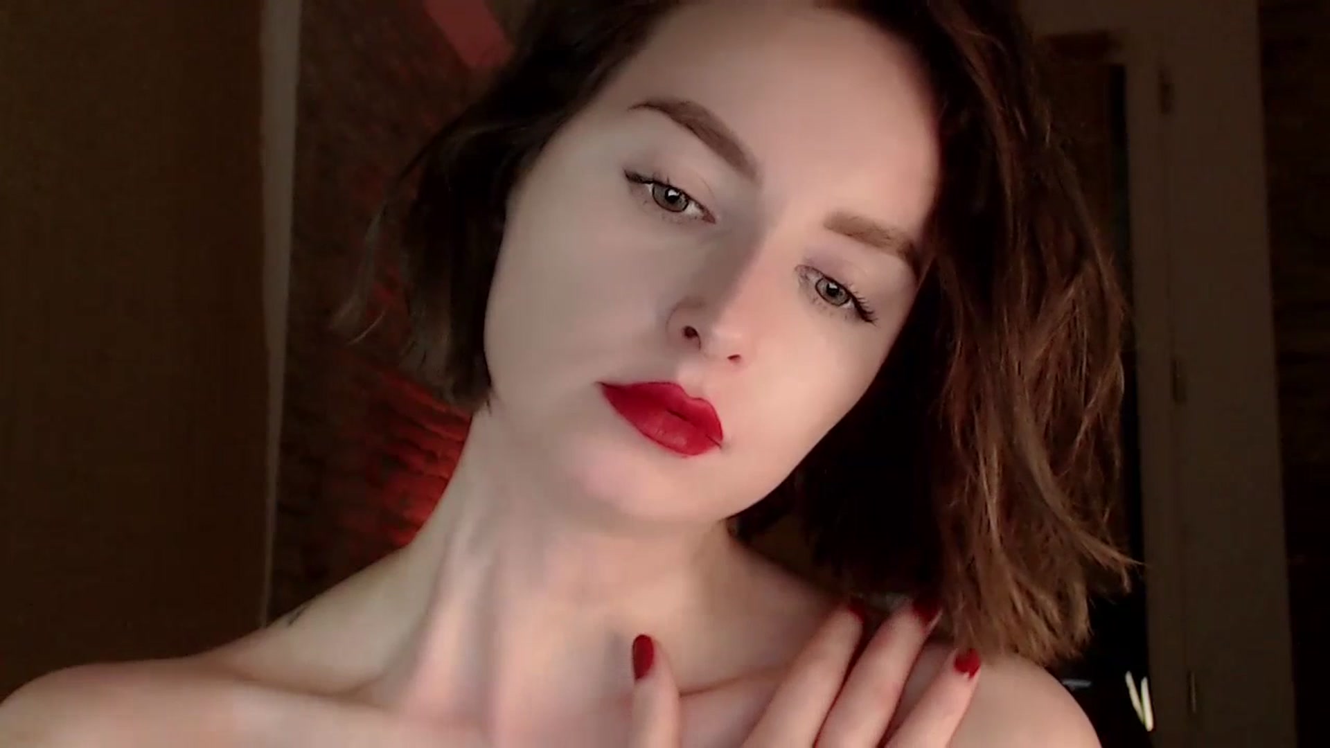 Gallery image thumbnail from Red_Lips_Girl's myfreecams stream on, 07/17/2023, 23:23 image 18 of 20