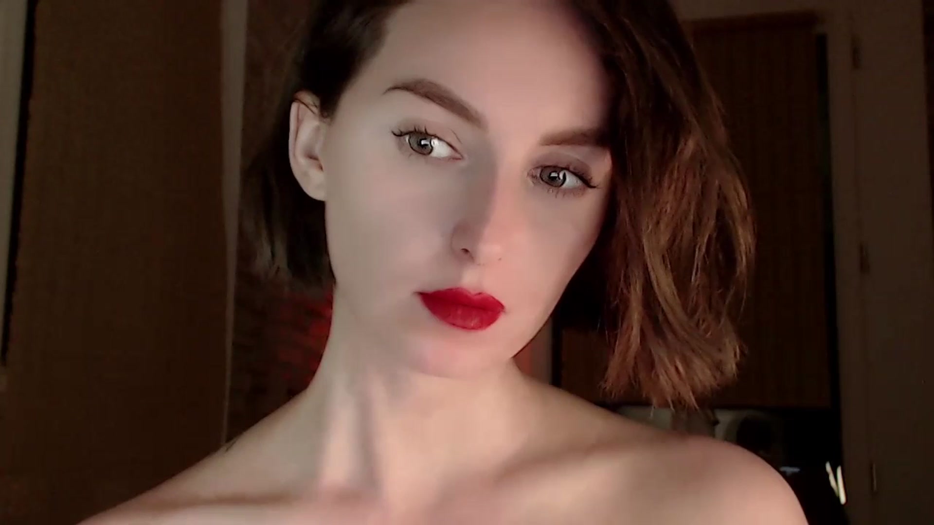 Gallery image thumbnail from Red_Lips_Girl's myfreecams stream on, 07/18/2023, 24:03 image 8 of 20
