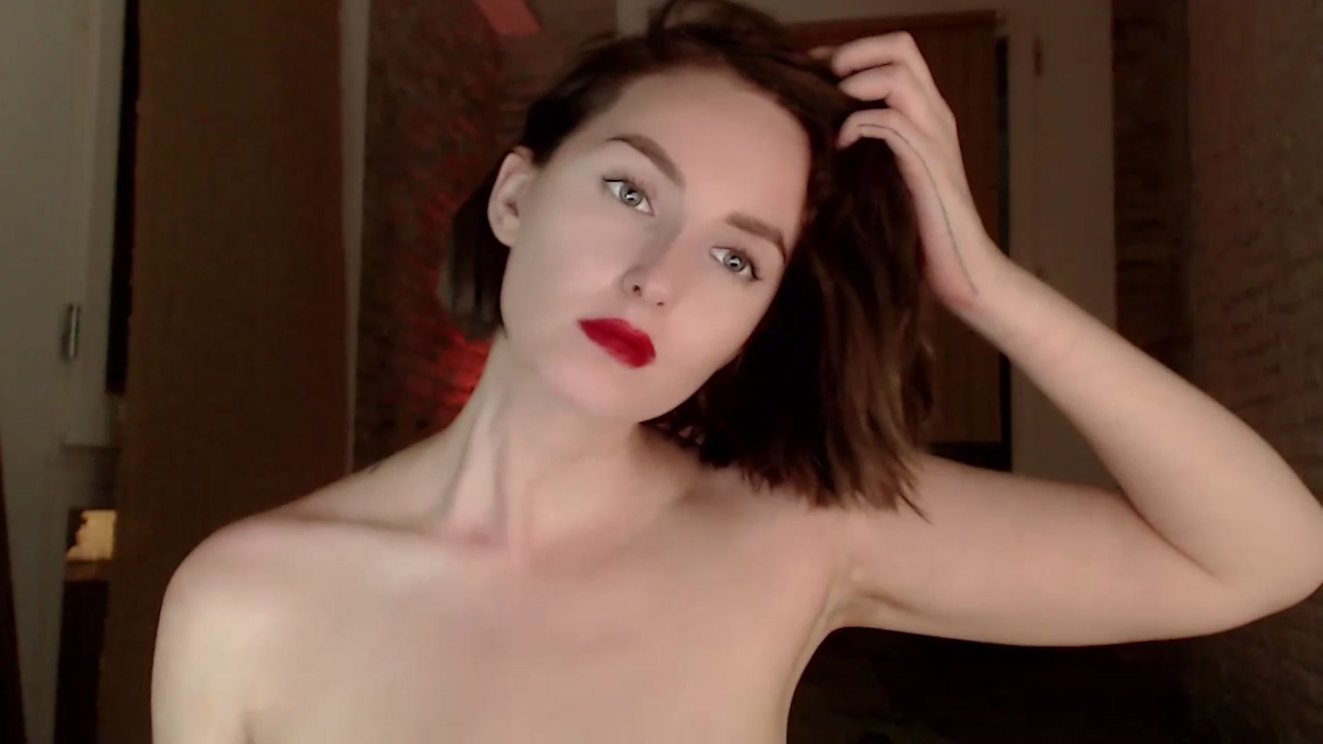 Gallery image thumbnail from Red_Lips_Girl's myfreecams stream on, 07/18/2023, 24:03 image 16 of 20