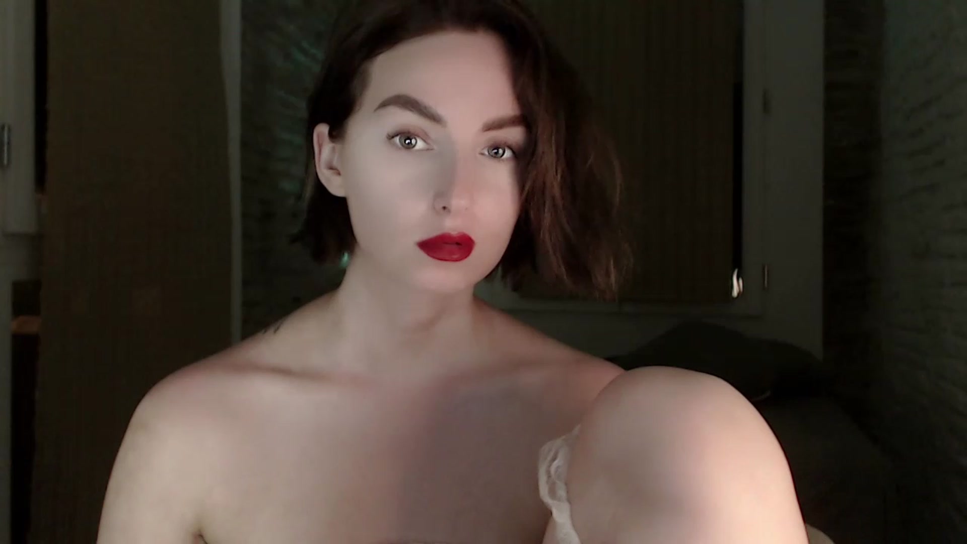 Gallery image thumbnail from Red_Lips_Girl's myfreecams stream on, 07/20/2023, 21:52 image 18 of 20