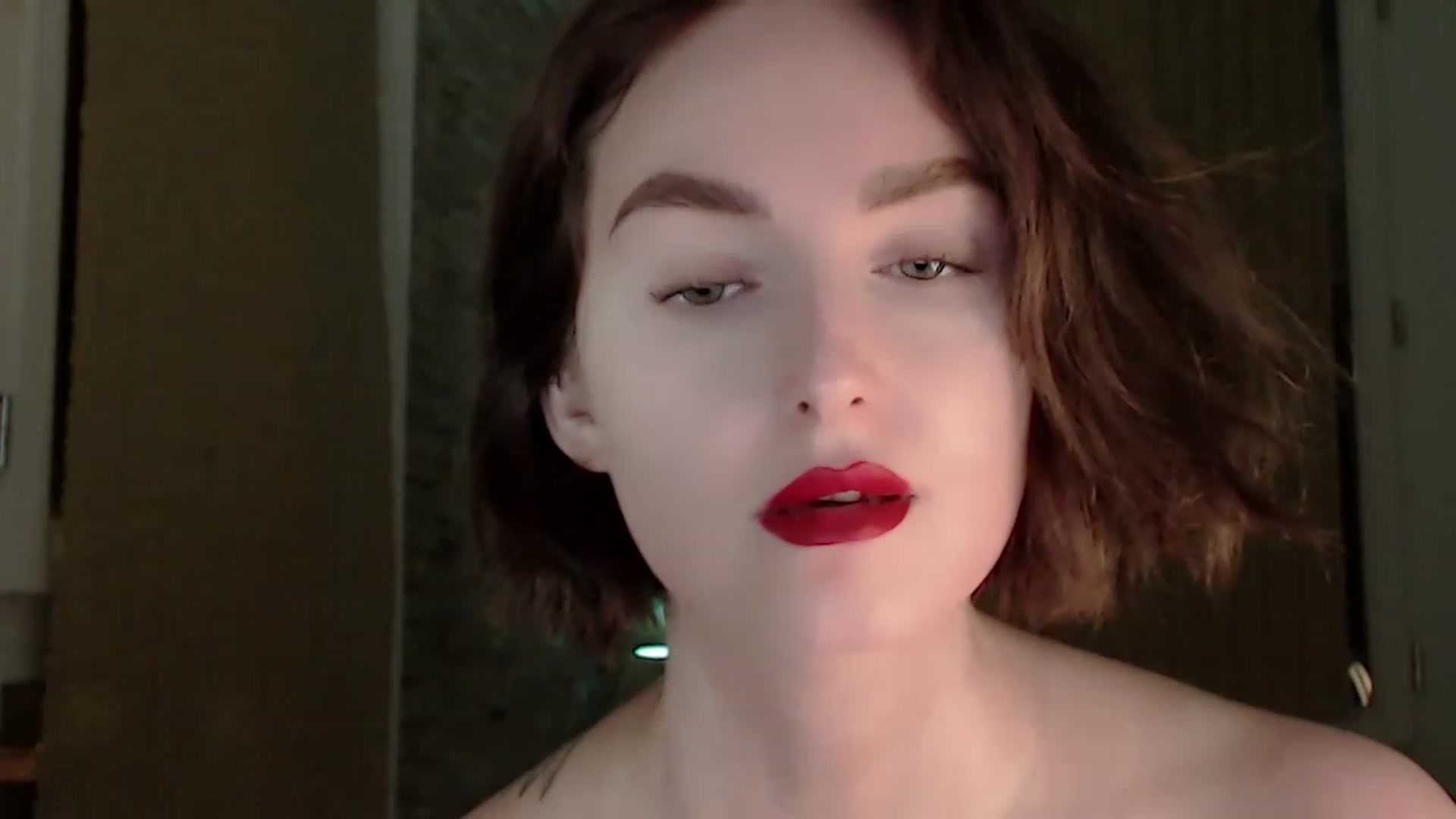 Gallery image thumbnail from Red_Lips_Girl's myfreecams stream on, 07/20/2023, 21:52 image 12 of 20