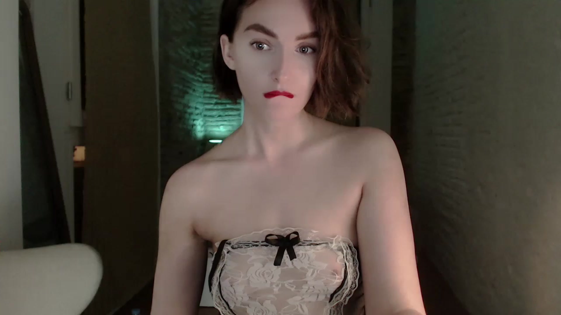 Gallery image thumbnail from Red_Lips_Girl's myfreecams stream on, 07/20/2023, 21:52 image 13 of 20