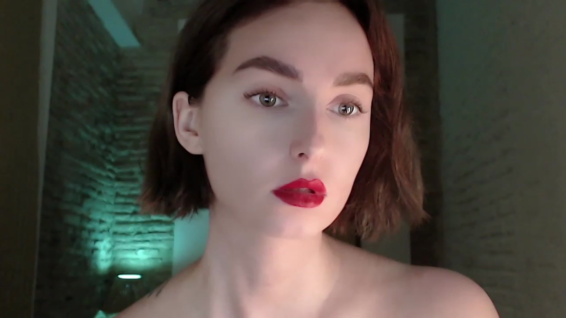 Gallery image thumbnail from Red_Lips_Girl's myfreecams stream on, 07/21/2023, 01:00 image 15 of 20