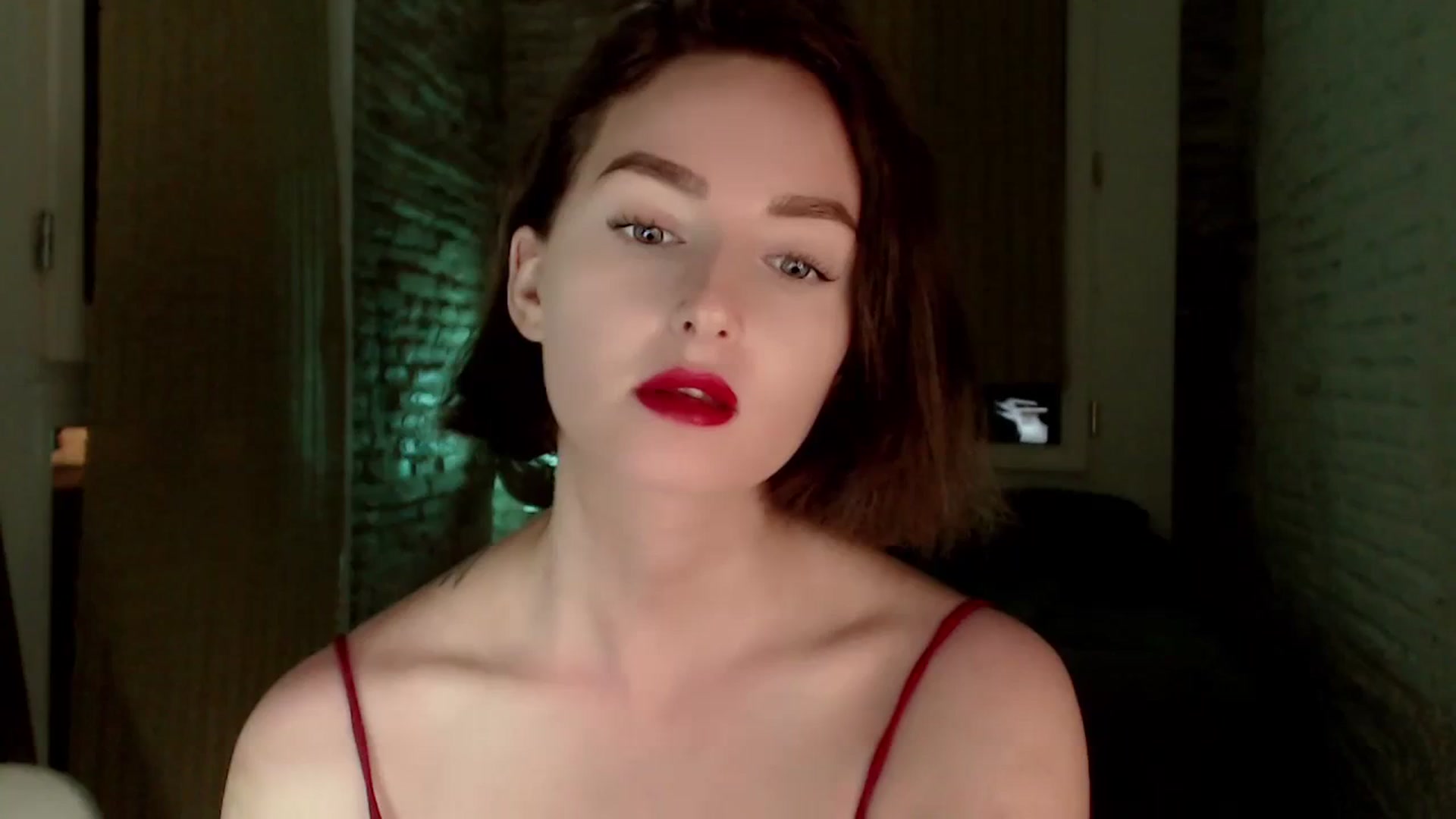 Gallery image thumbnail from Red_Lips_Girl's myfreecams stream on, 07/25/2023, 24:14 image 14 of 20