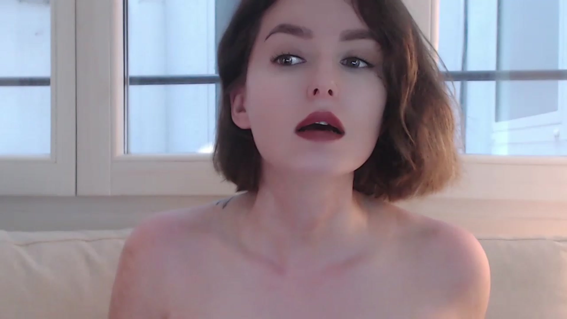 Gallery image thumbnail from Red_Lips_Girl's myfreecams stream on, 07/30/2023, 16:14 image 3 of 20