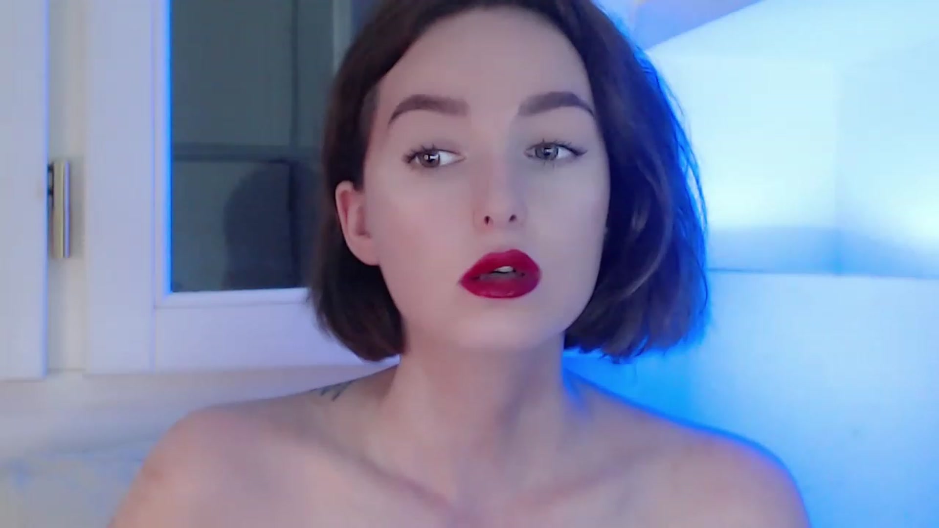Gallery image thumbnail from Red_Lips_Girl's myfreecams stream on, 08/03/2023, 24:49 image 11 of 20