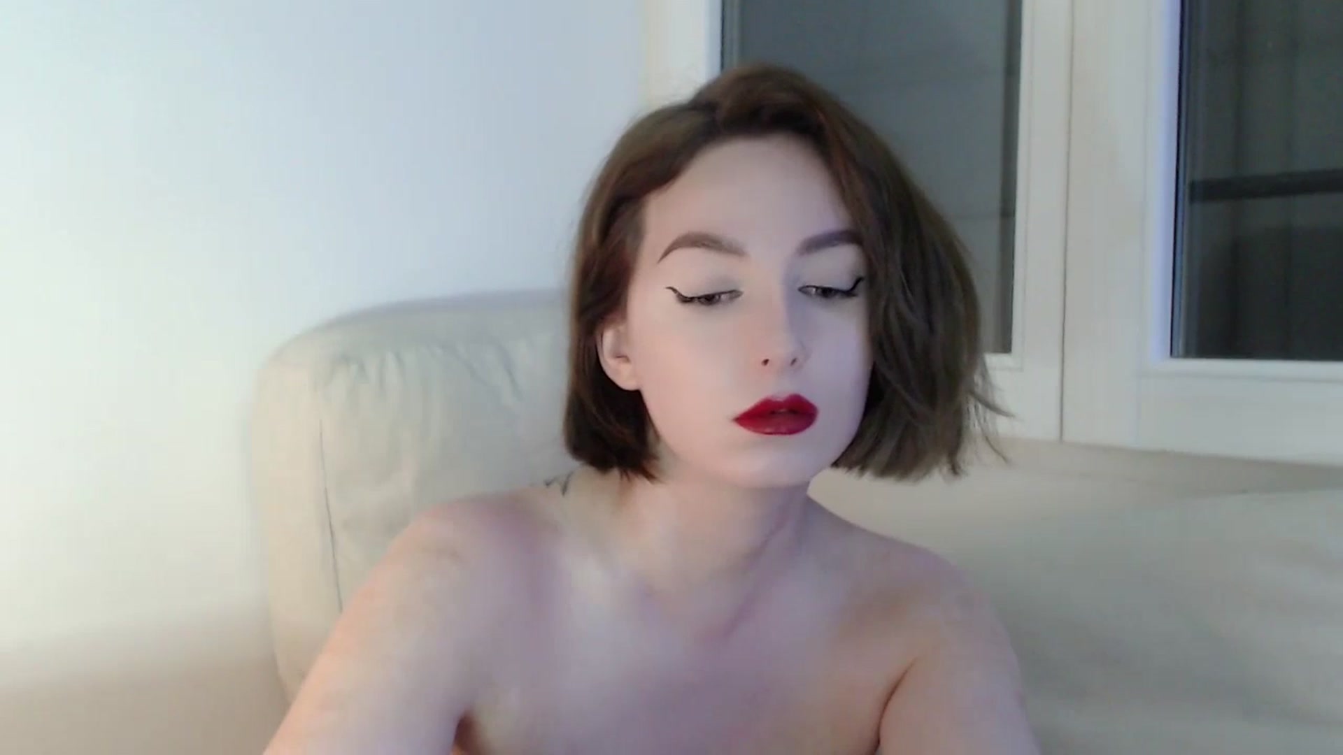 Gallery image thumbnail from Red_Lips_Girl's myfreecams stream on, 08/03/2023, 22:42 image 6 of 20