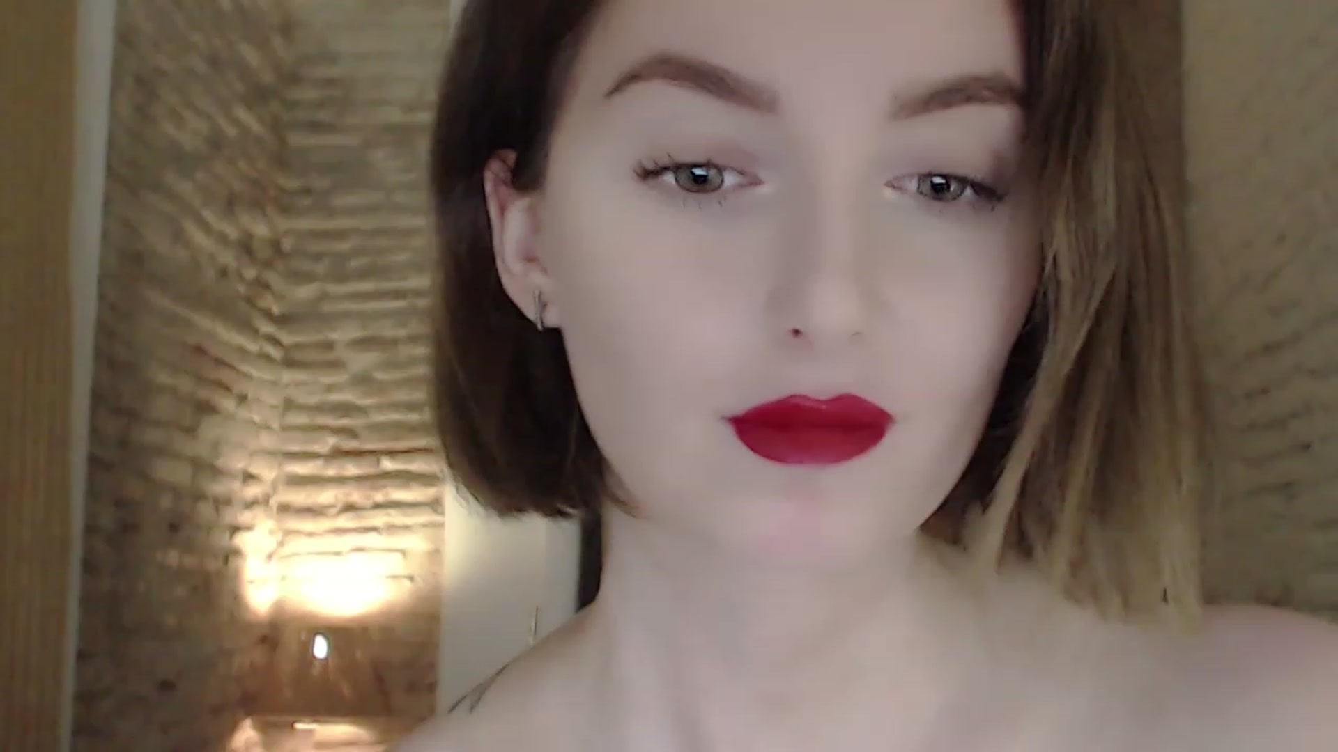 Gallery image thumbnail from Red_Lips_Girl's myfreecams stream on, 08/17/2023, 23:44 image 3 of 20